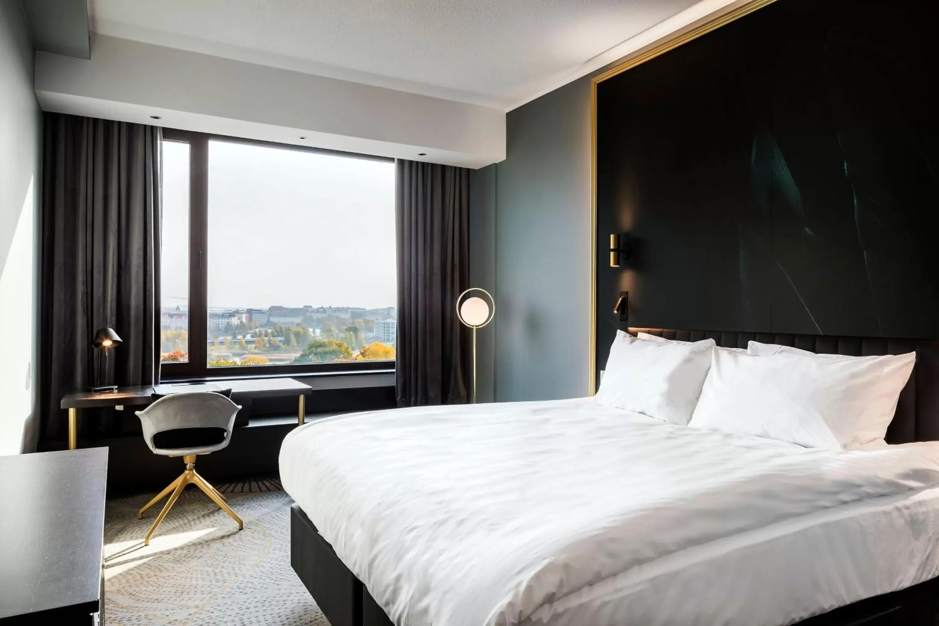 Premium King Room - Club Lounge Access in Crowne Plaza Helsinki - Hesperia, an IHG Hotel Premium King Room - Club Lounge Access in Crowne Plaza Helsinki - Hesperia, an IHG Hotel