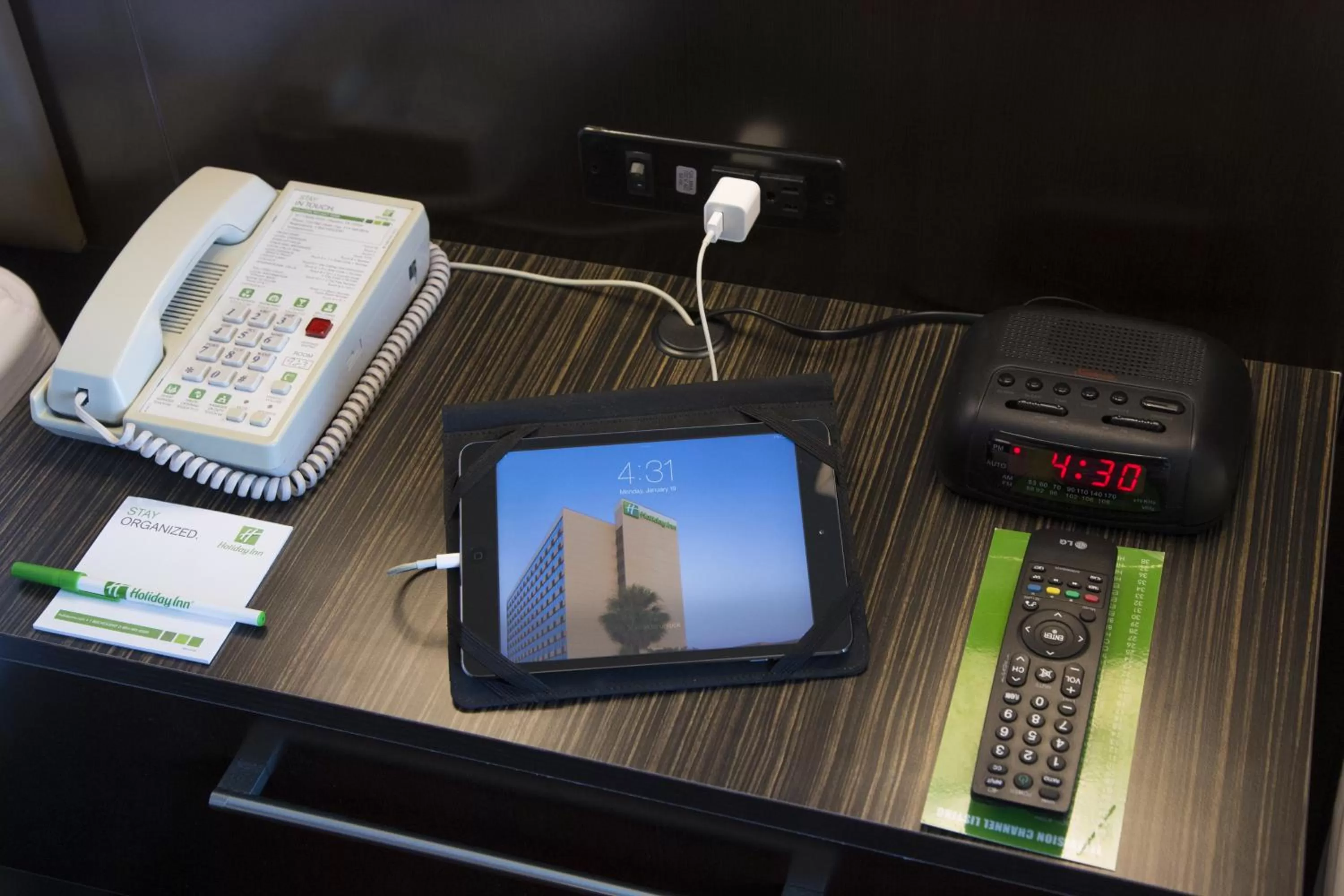 Queen Room with Two Queen Beds - Mobility Access Tub/Non-Smoking in Holiday Inn Houston S - NRG Area - Med Ctr, an IHG Hotel