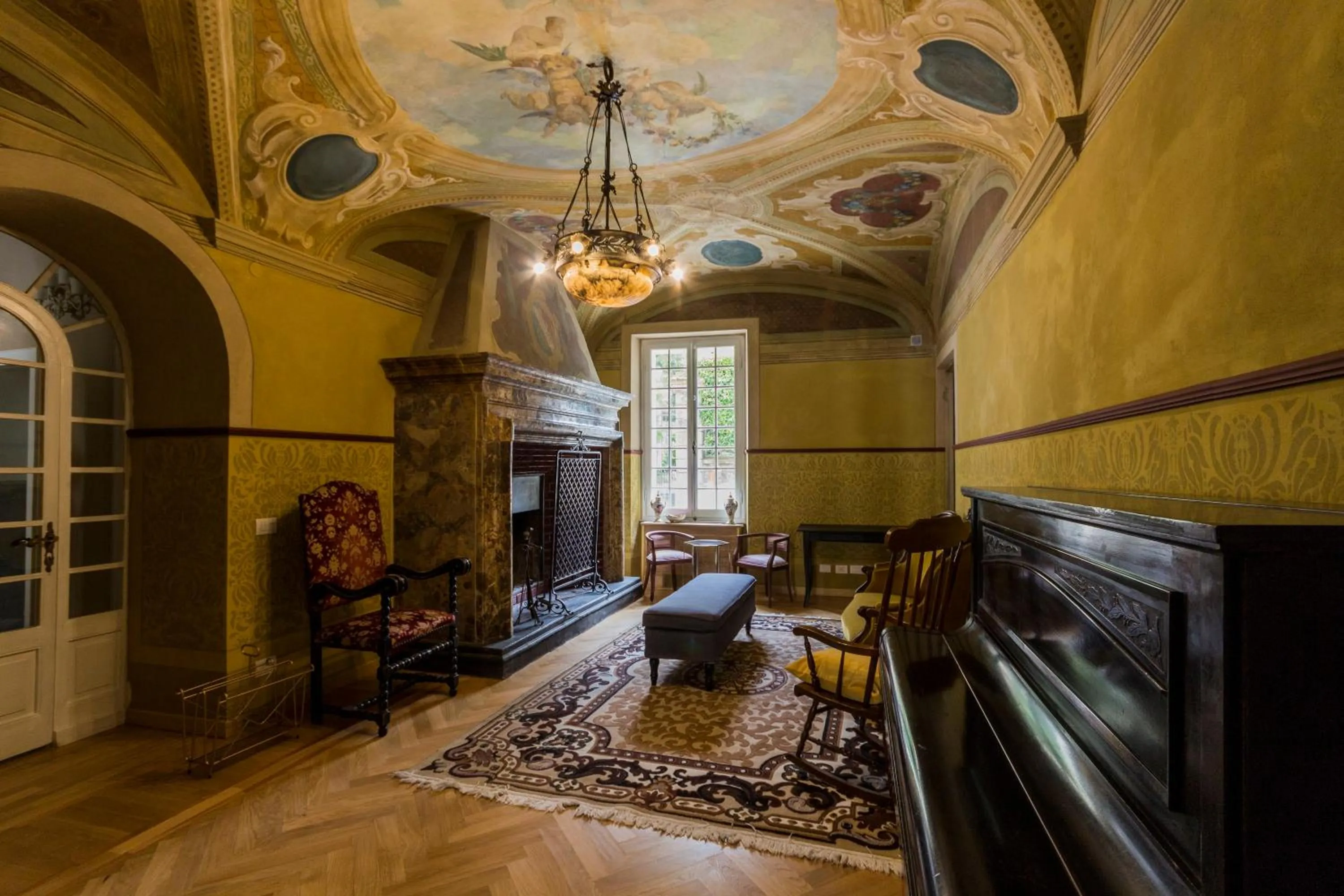 Communal lounge/ TV room in Mediterraneo Emotional Hotel & Spa