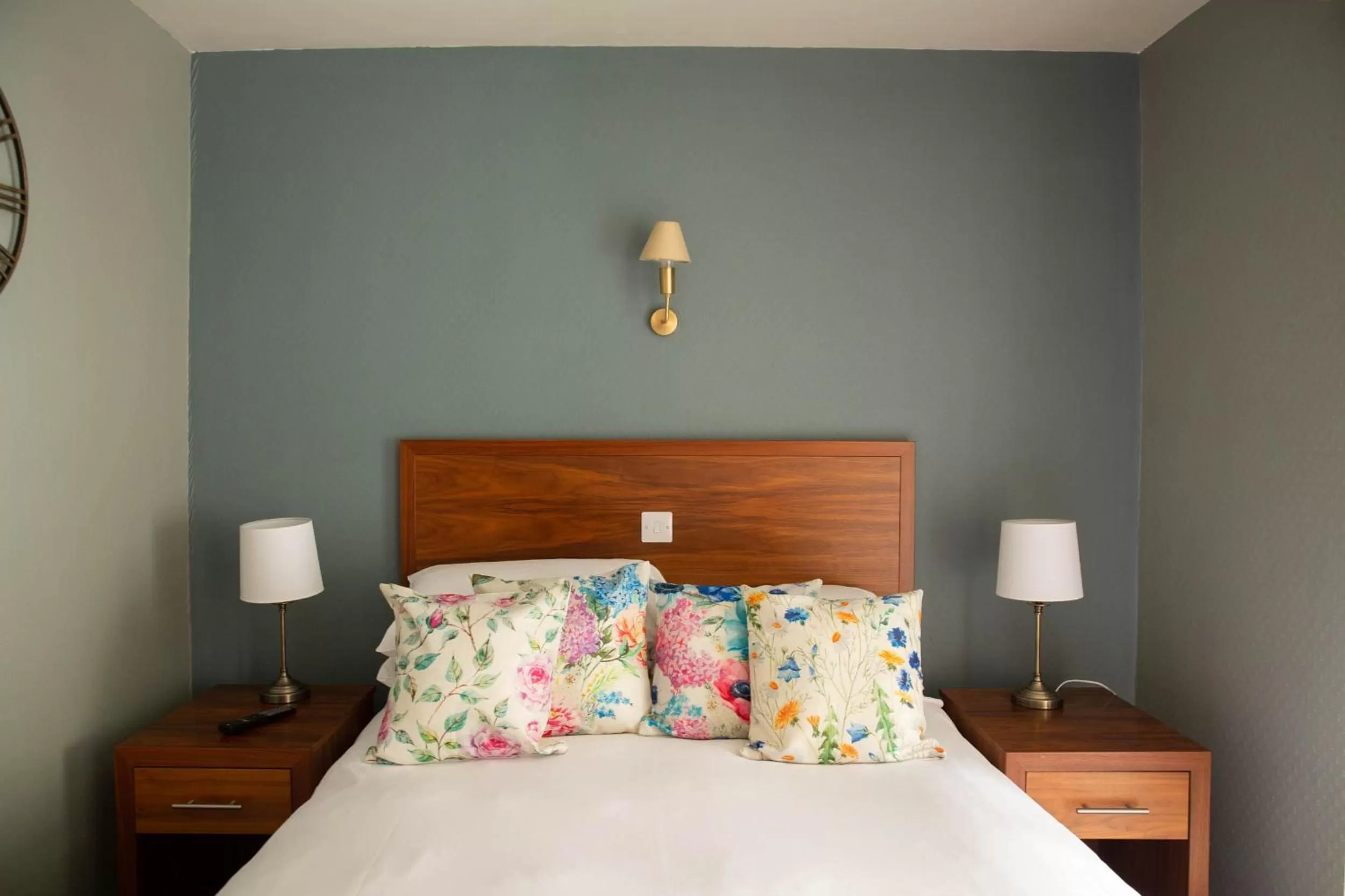 Bed in Queens Head Hotel