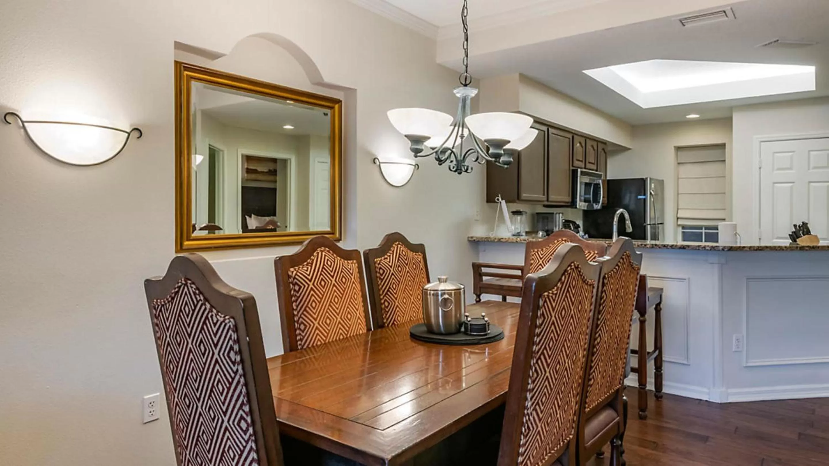 Dining area in Bluegreen Vacations Grande Villas at World Golf Village