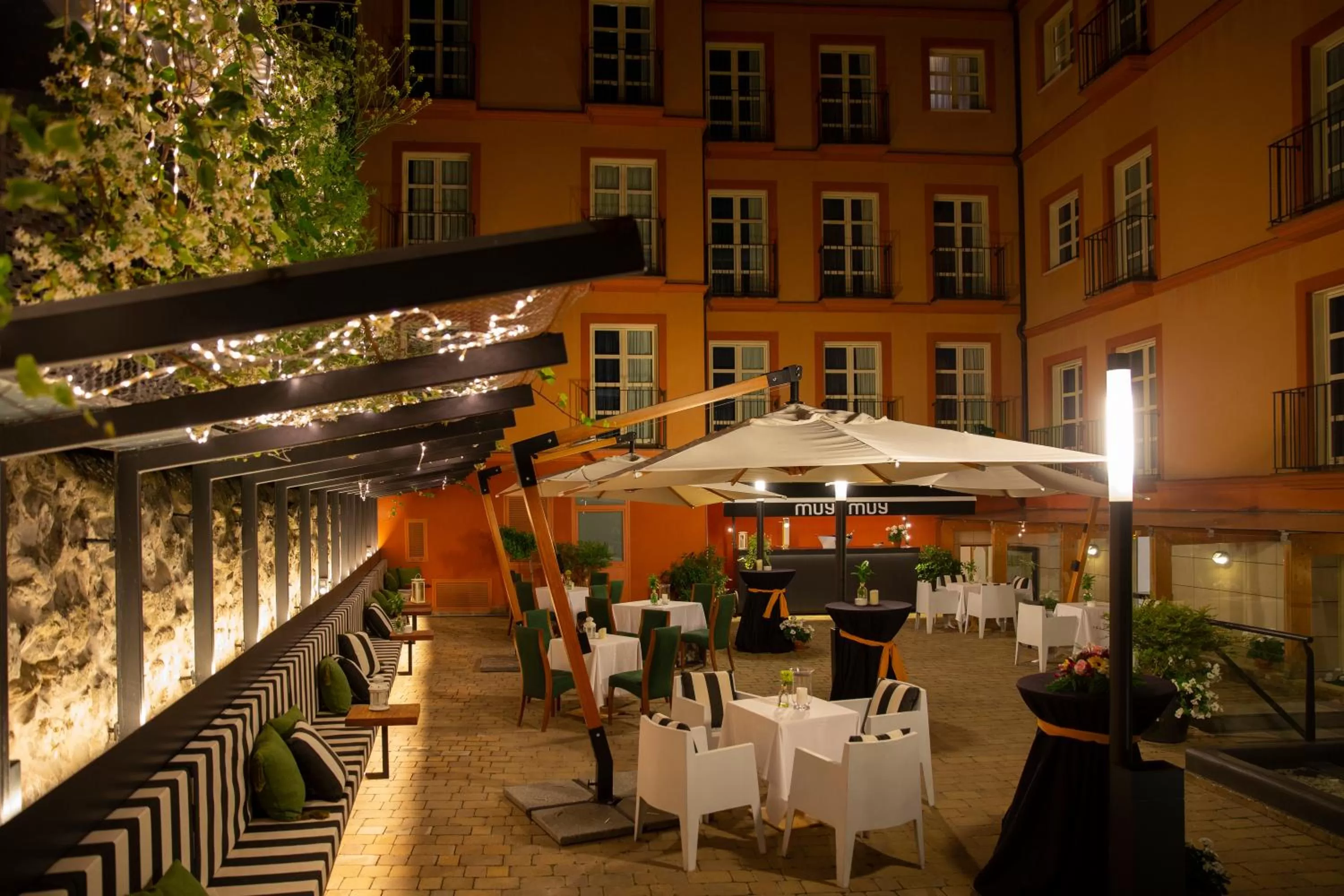 Patio in RICE Palacio de los Blasones