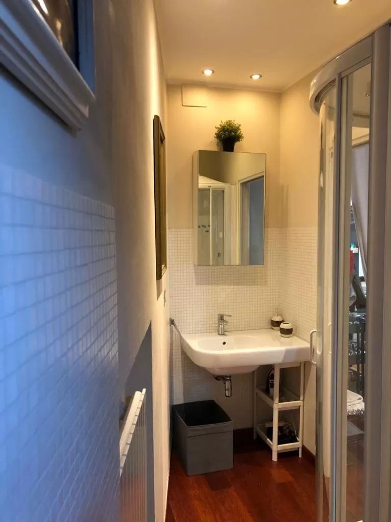 Bathroom in Piccola Suite