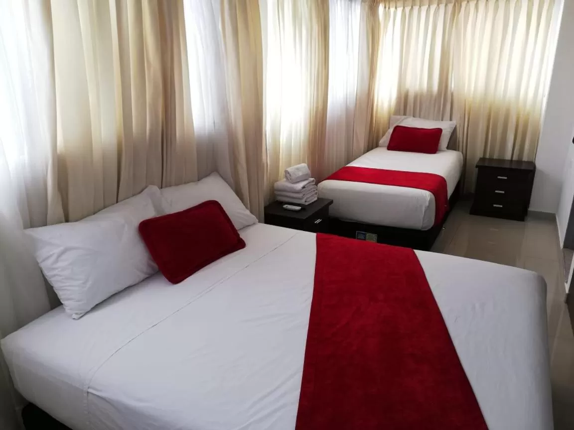 Bedroom, Bed in Hotel Cafe Plaza