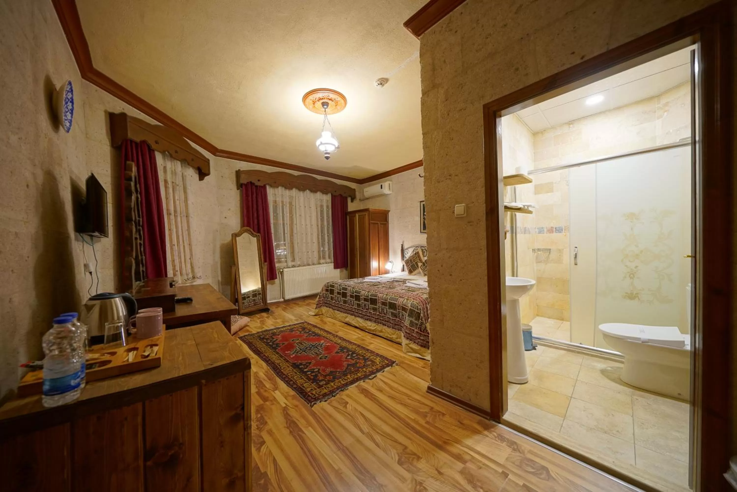 Massage, Bed in Arch Palace