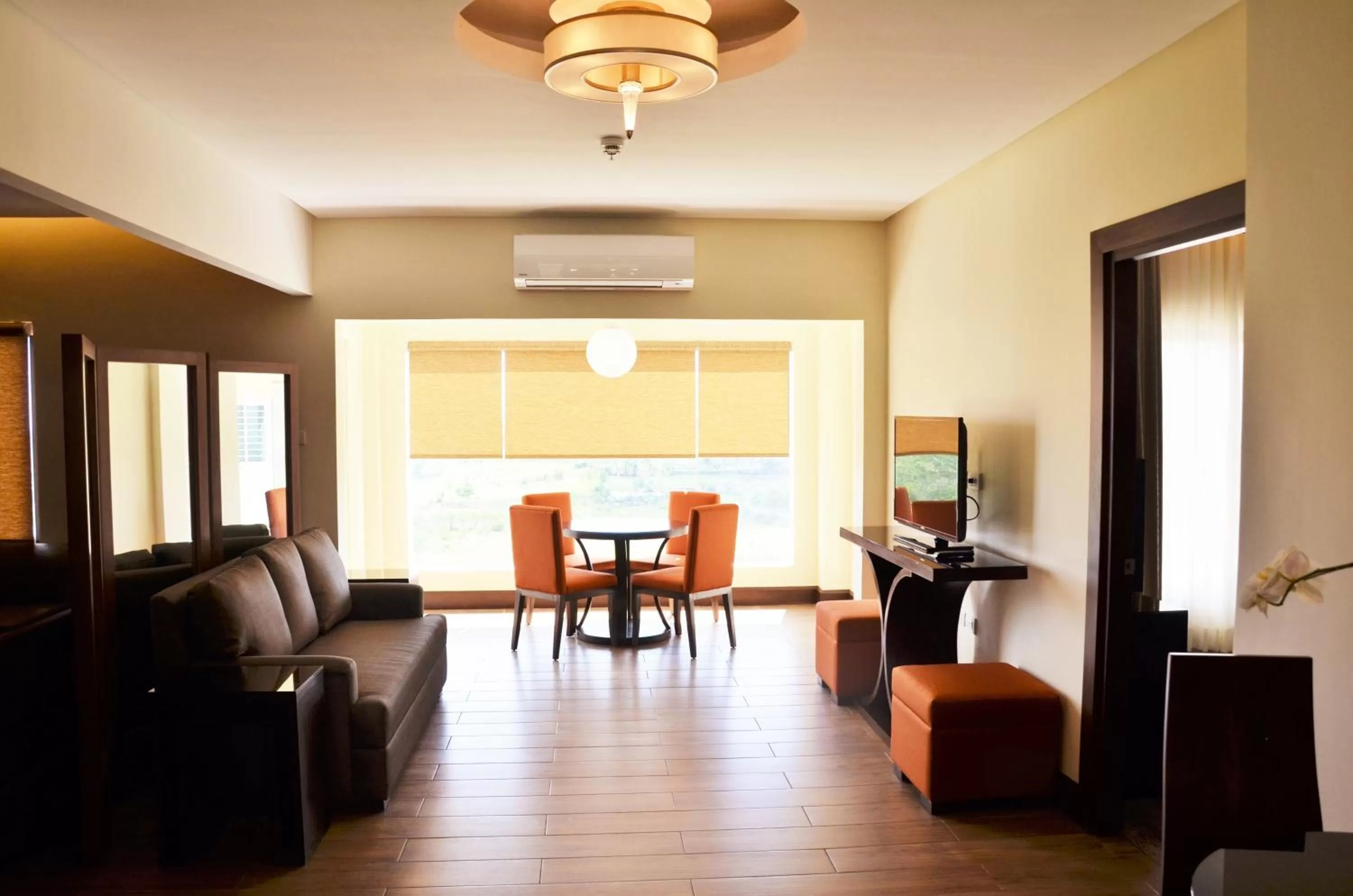 Bedroom in Hotel Monticello Tagaytay