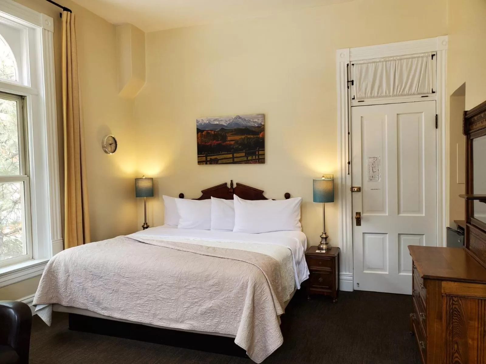 Bedroom, Bed in Hotel Ouray - for 12 years old and over