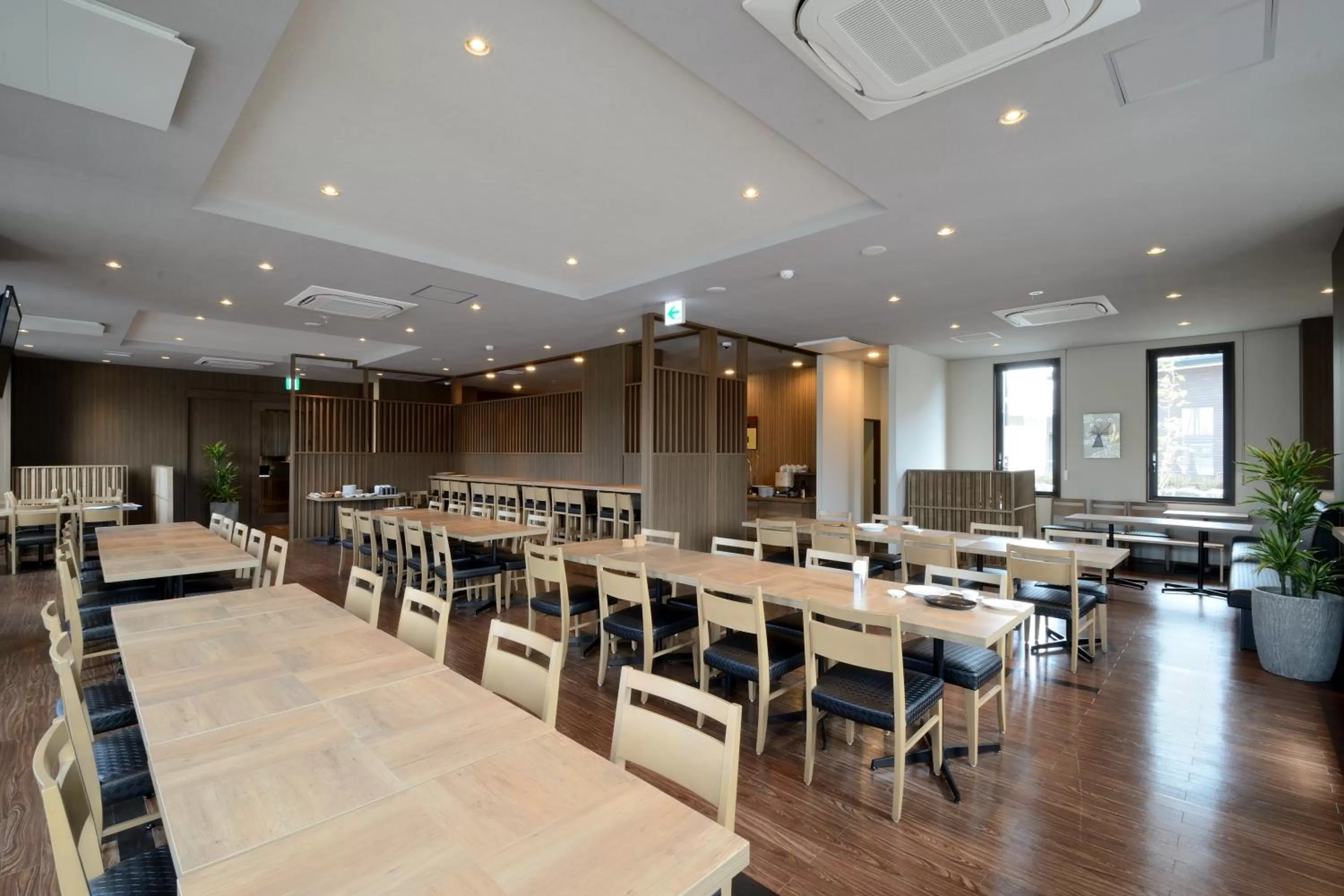 Restaurant/places to eat in Hotel Route-Inn Yanagawa Ekimae