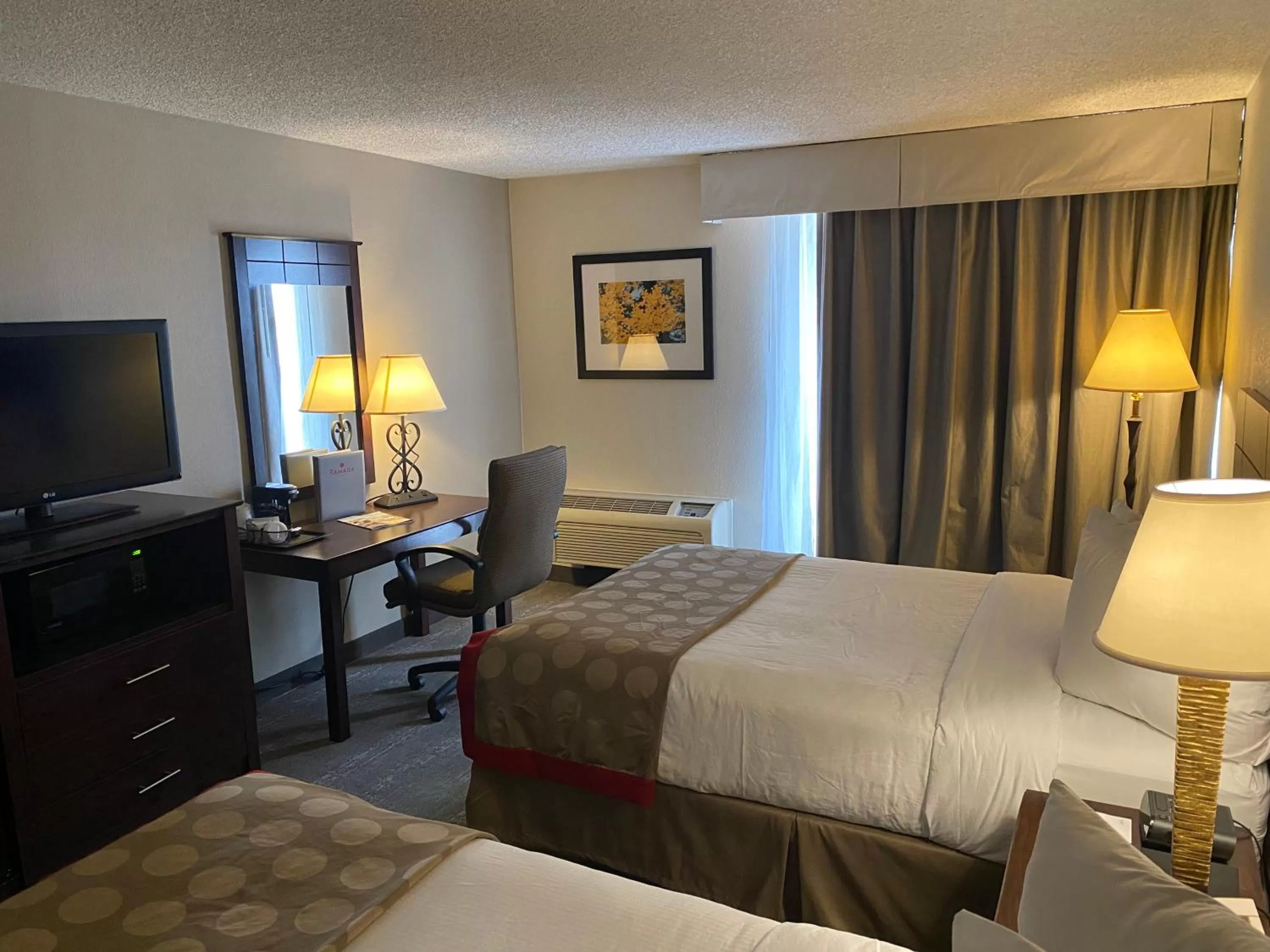 Ramada by Wyndham Albuquerque Midtown