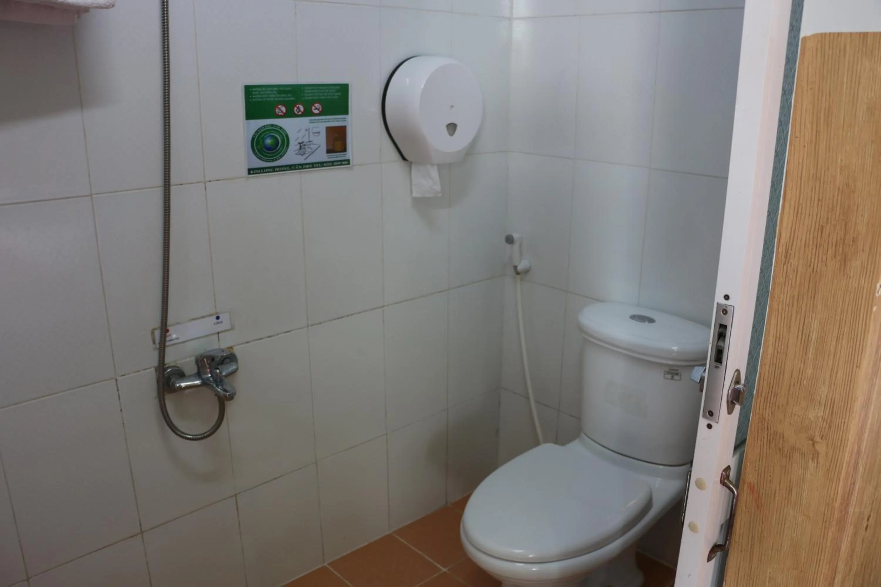 Toilet in Kim Long Hotel
