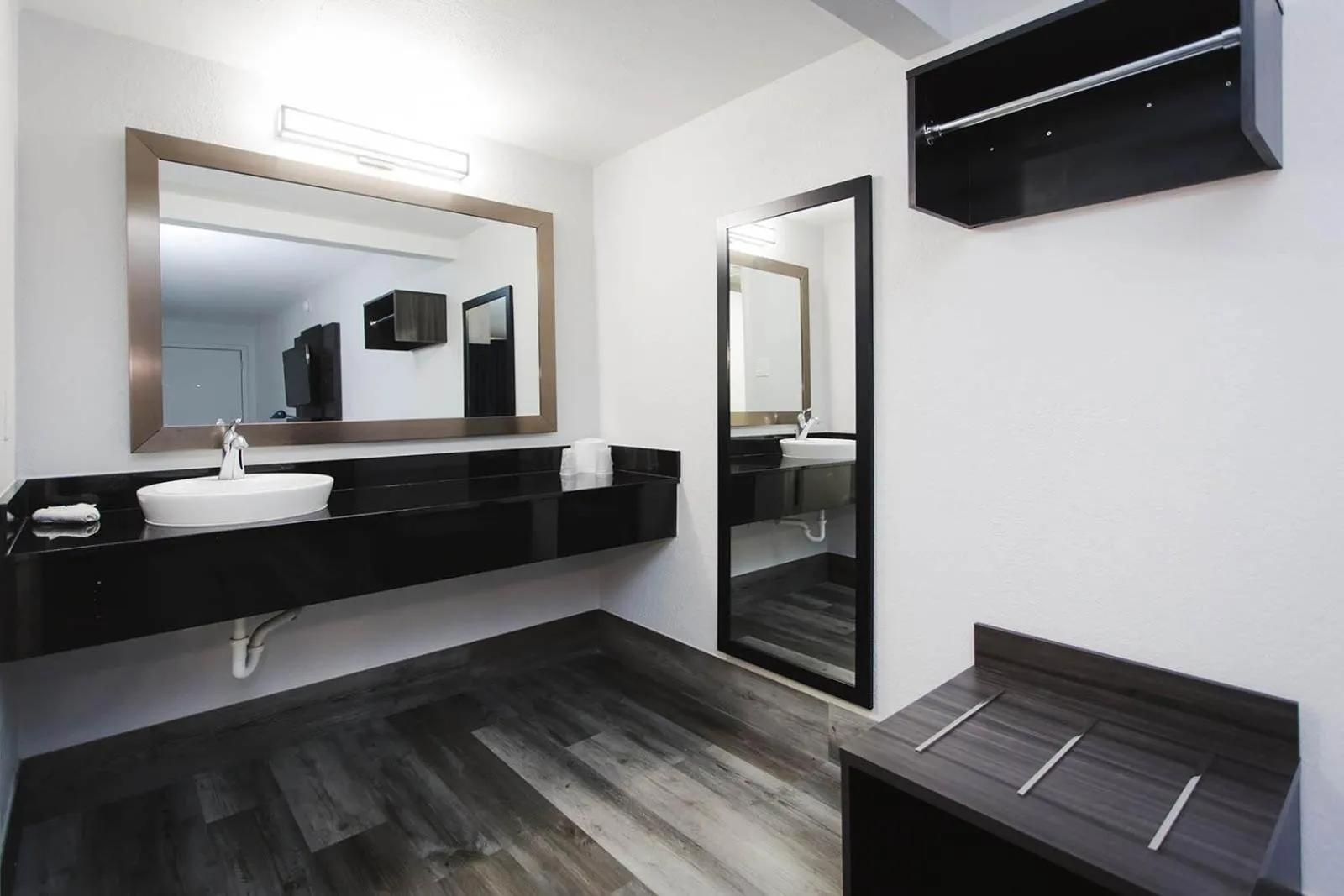 Bathroom in Motel 6 Houston, TX - Medical Center - NRG Stadium