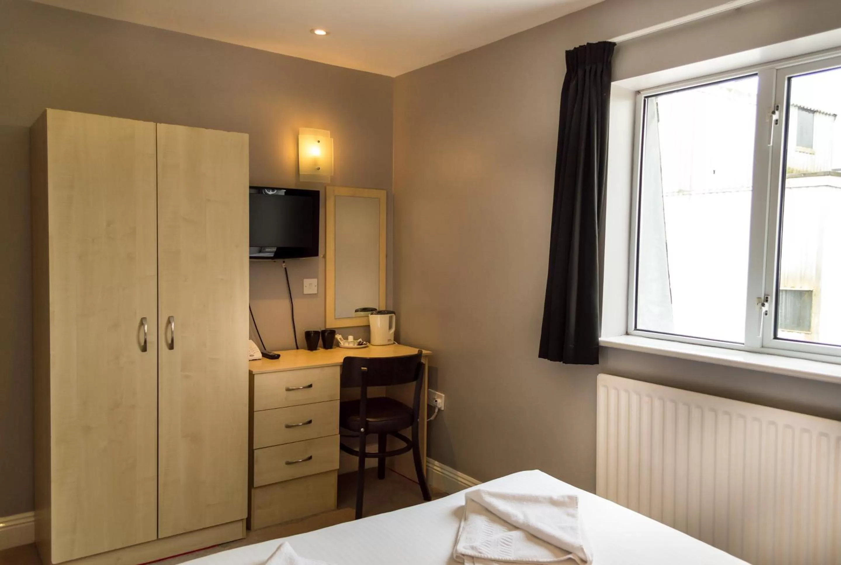 Bed in Suncliff Hotel - OCEANA COLLECTION