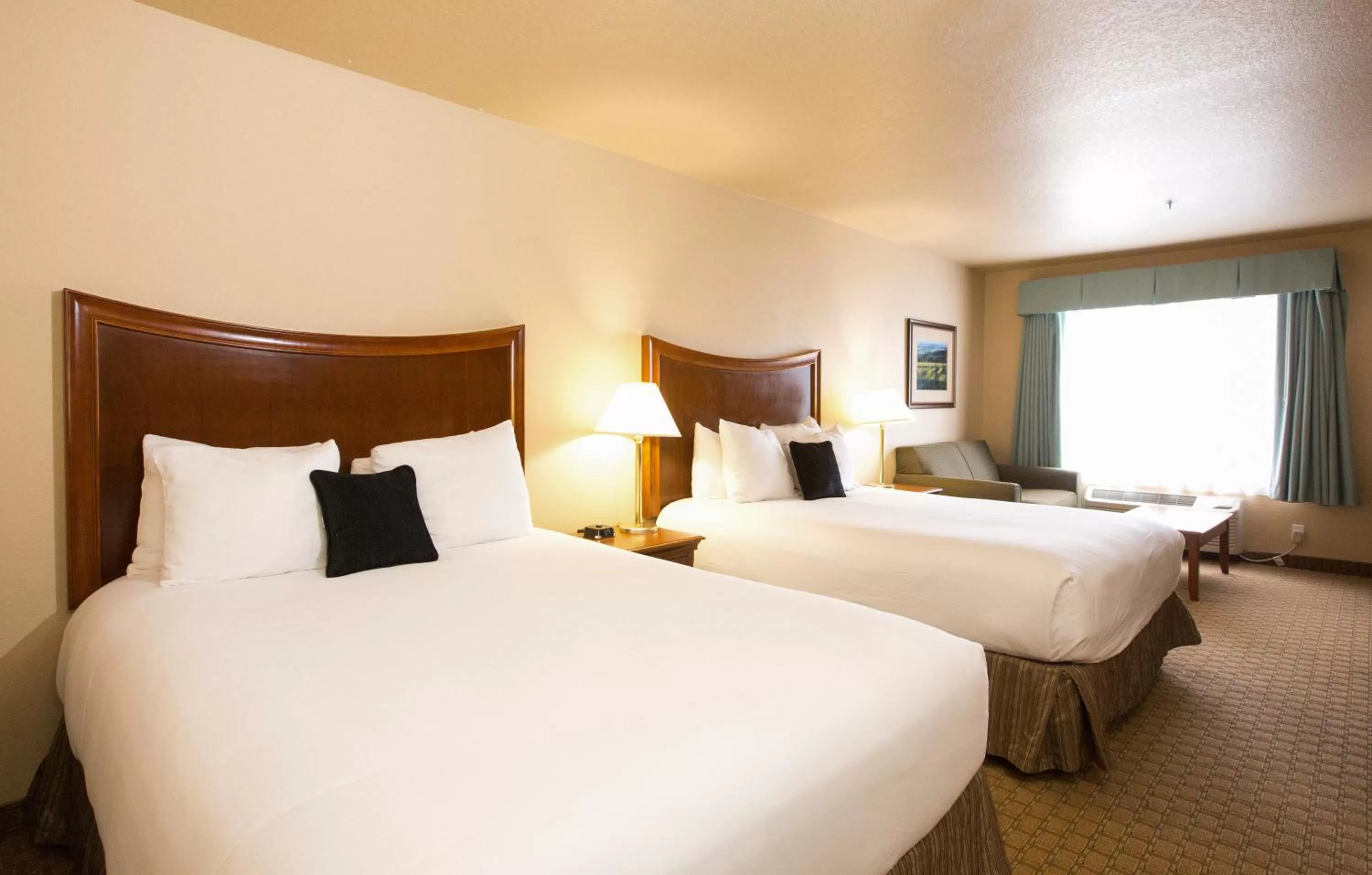 Standard Queen Room with Two Queen Beds - Pet Friendly in Red Lion Inn & Suites McMinnville