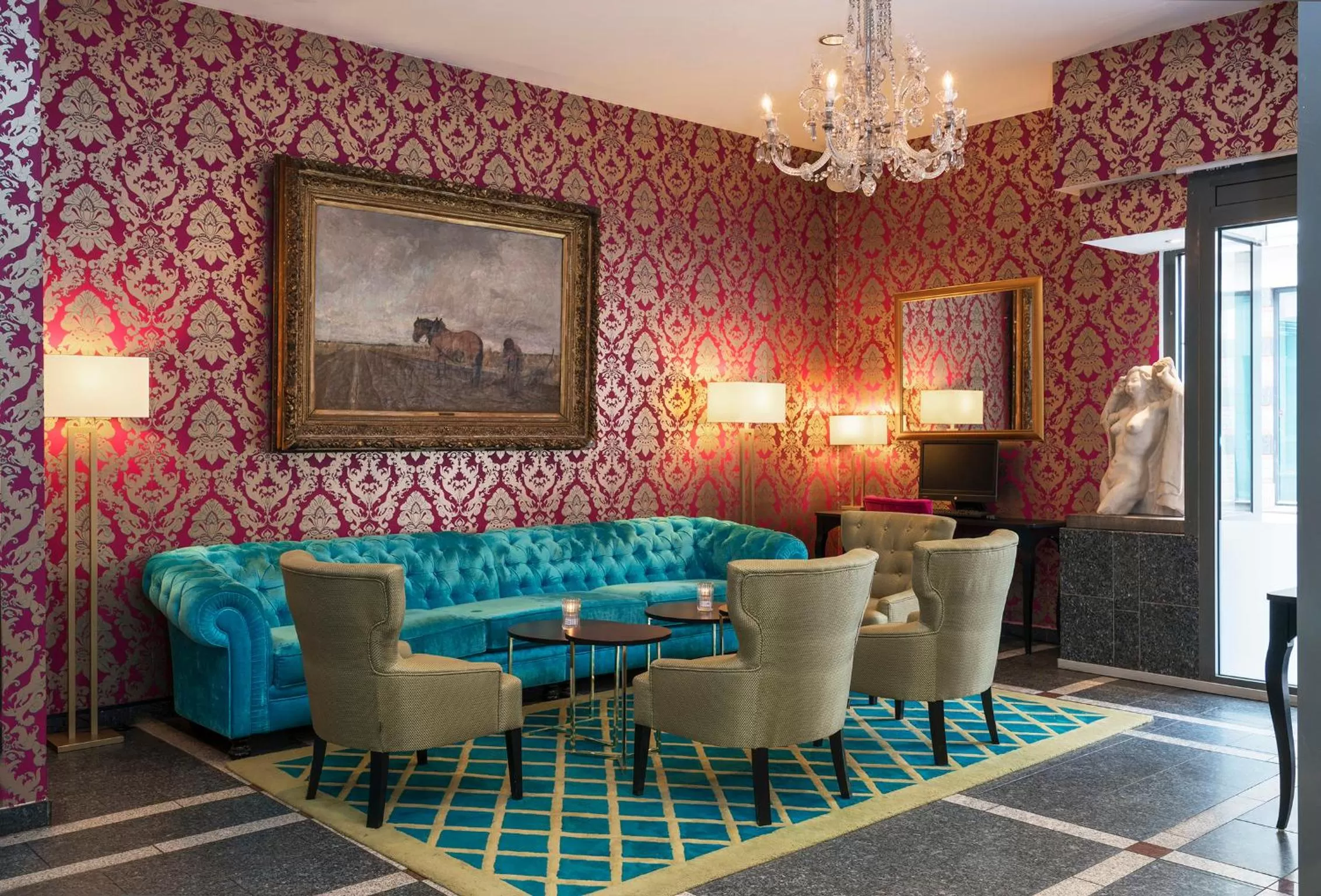 Seating area in Thon Hotel Cecil