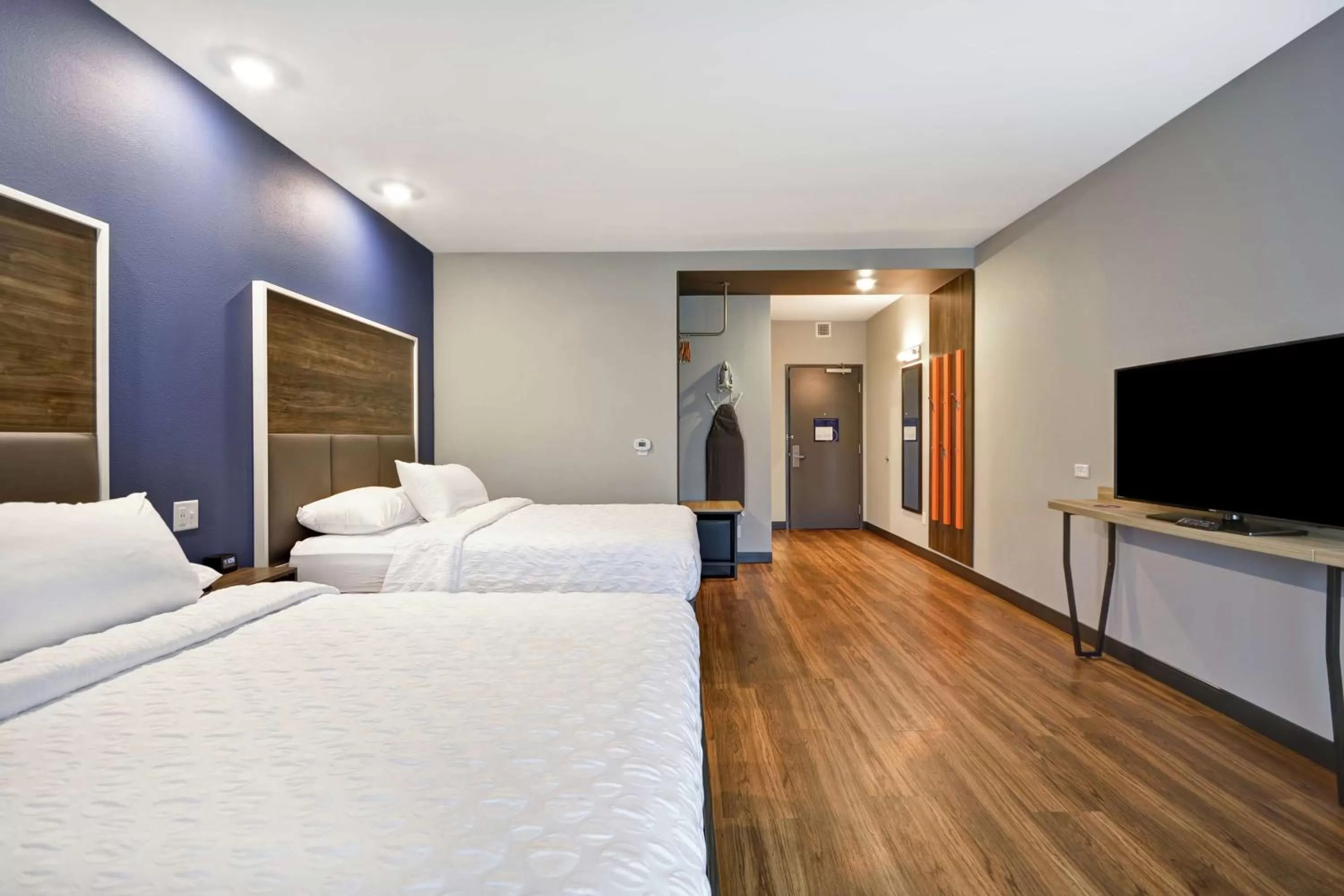 Photo of the whole room, Bed in Tru By Hilton Sumter