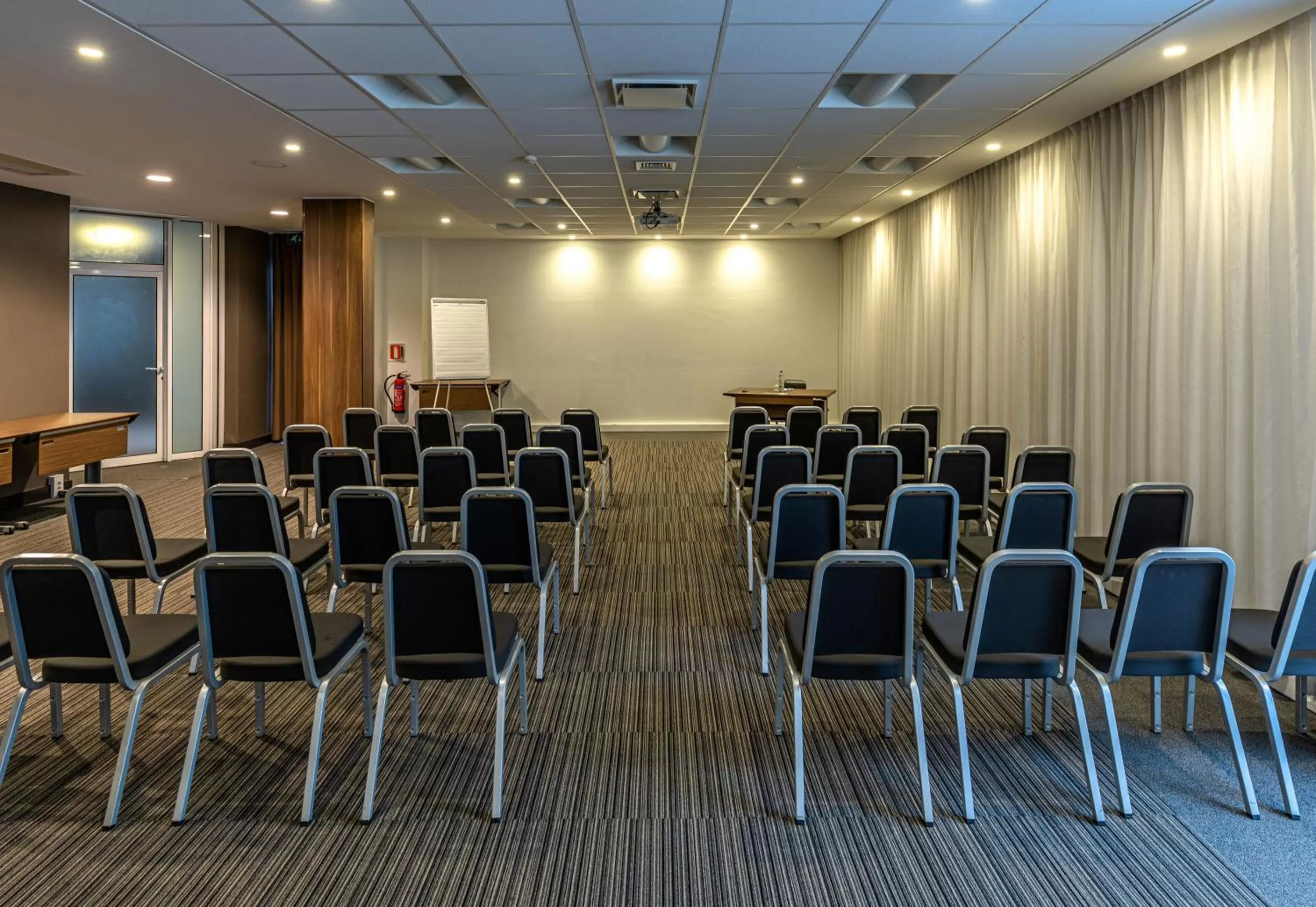 Meeting/conference room in Holiday Inn Gent Expo by IHG