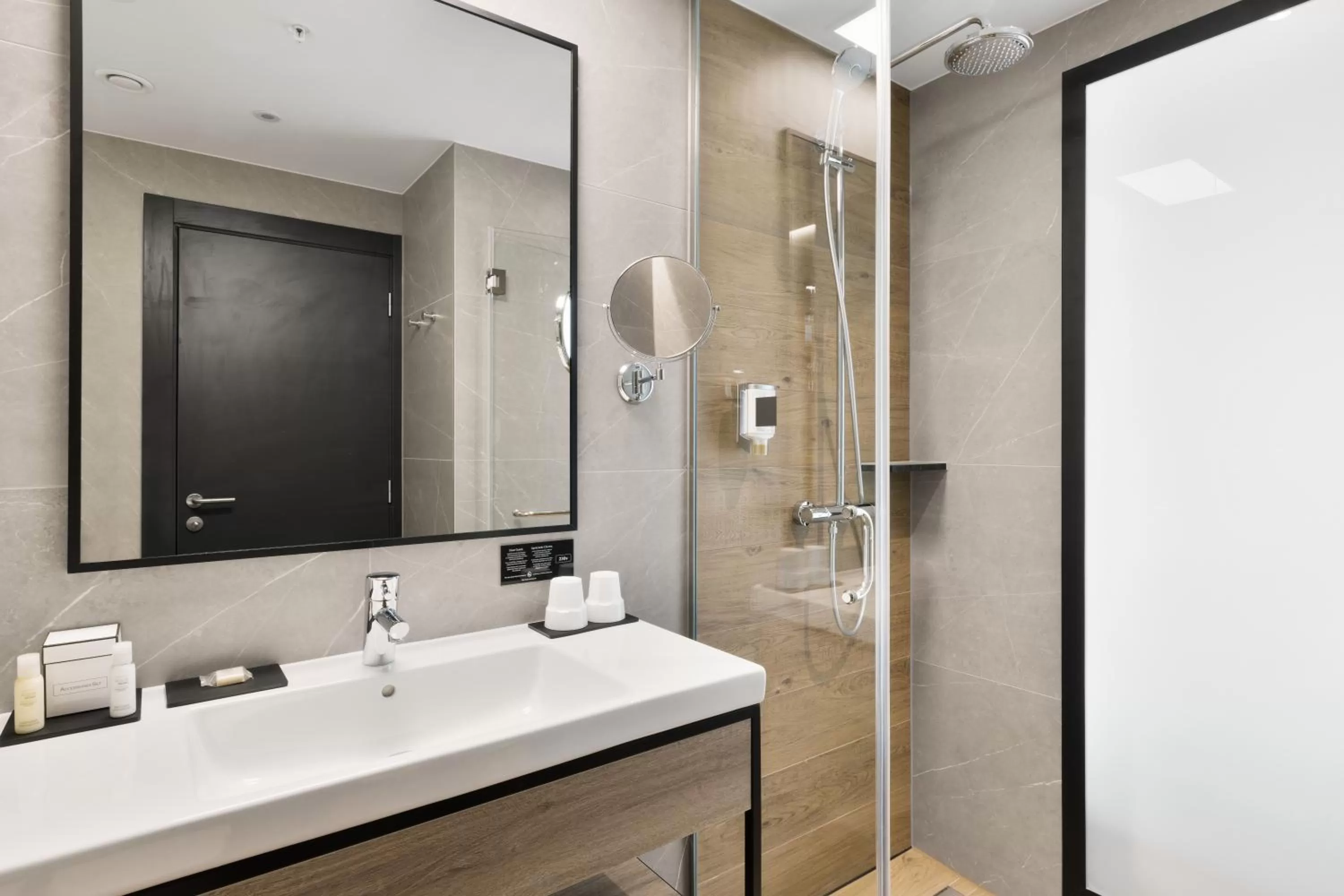 Bathroom in Riu Plaza London Victoria