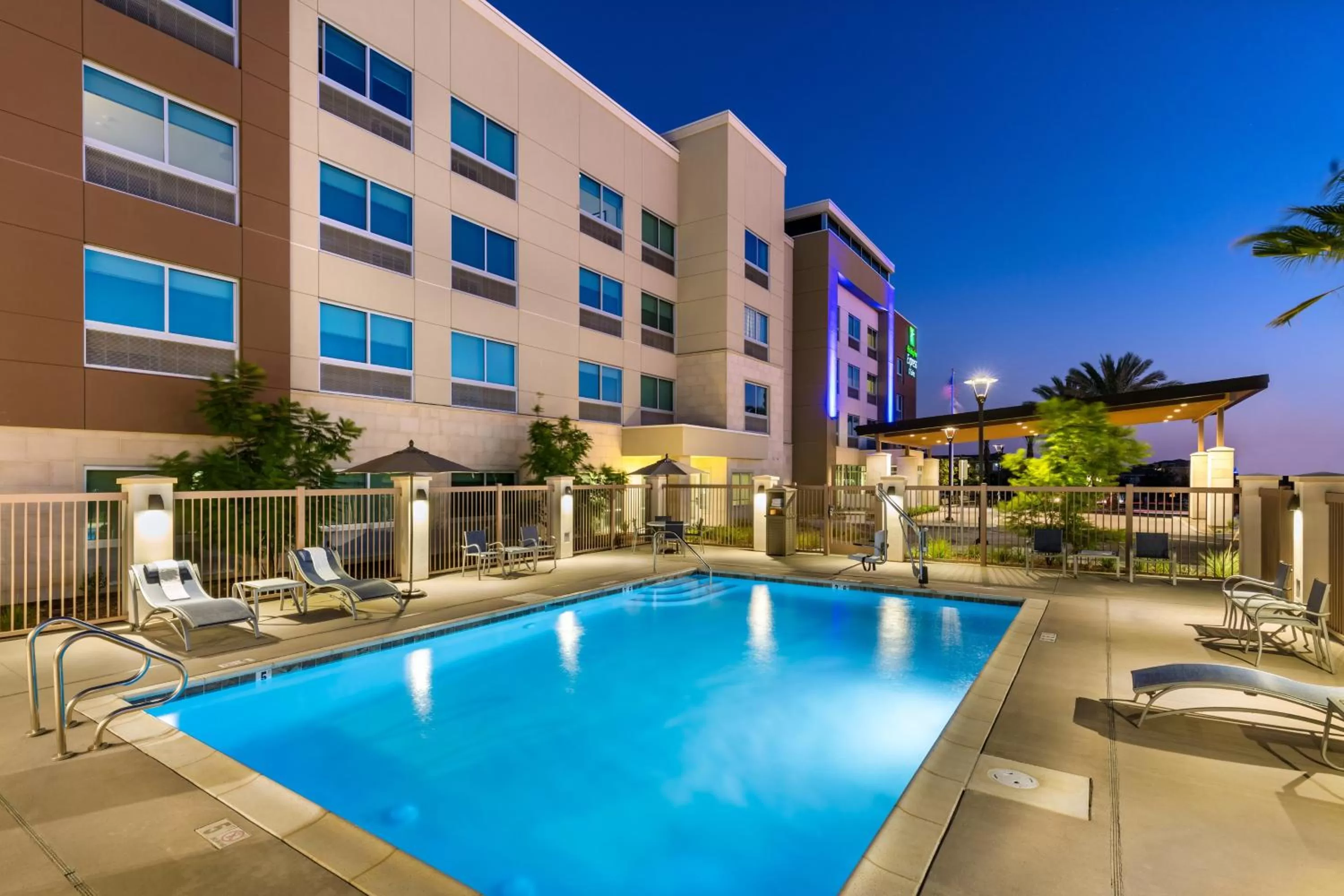 Swimming pool in Holiday Inn Express & Suites - Moreno Valley - Riverside by IHG