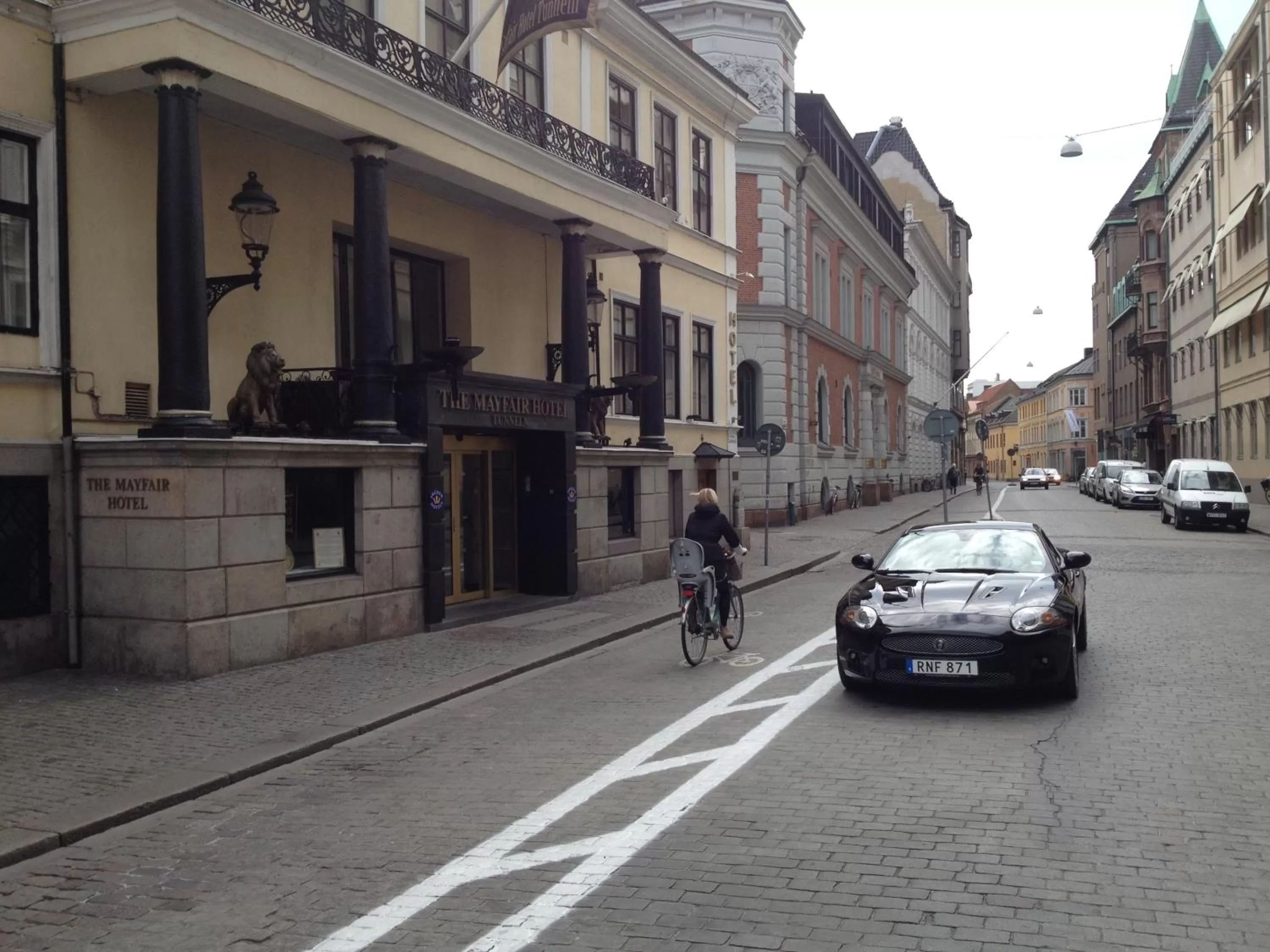 Facade/entrance in Mayfair Hotel Tunneln