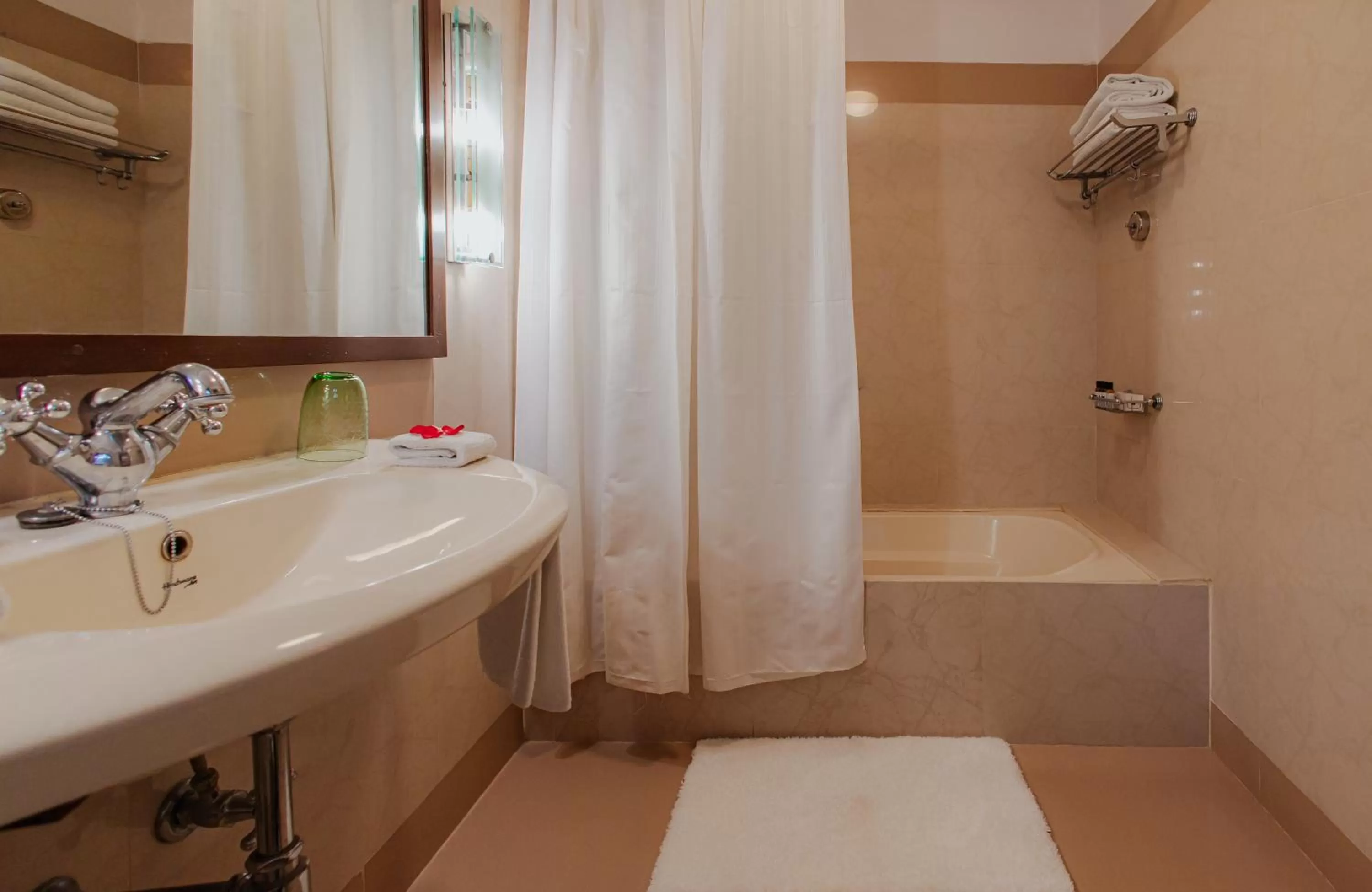 Bathroom in Ajit Bhawan - A Palace Resort