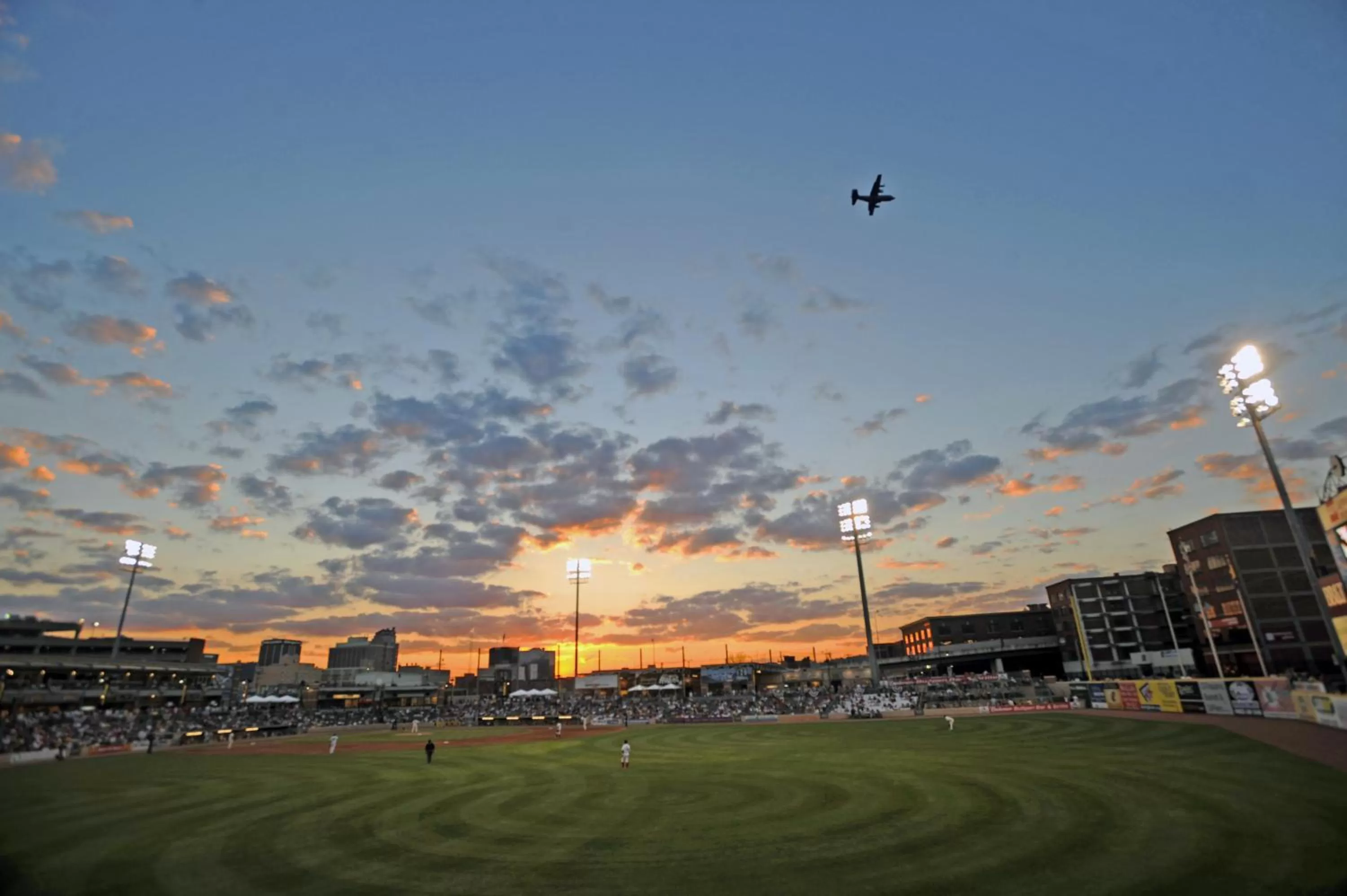Area and facilities in Holiday Inn Express Charleston-Civic Center by IHG