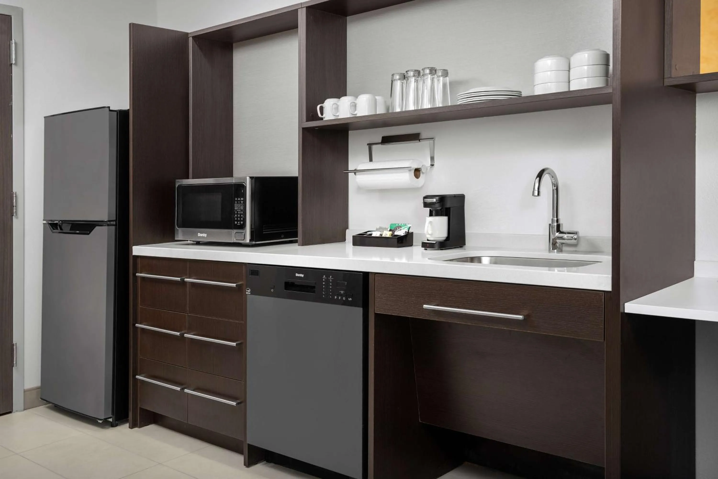 Kitchen or kitchenette in Home2 Suites Orlando Southeast Nona