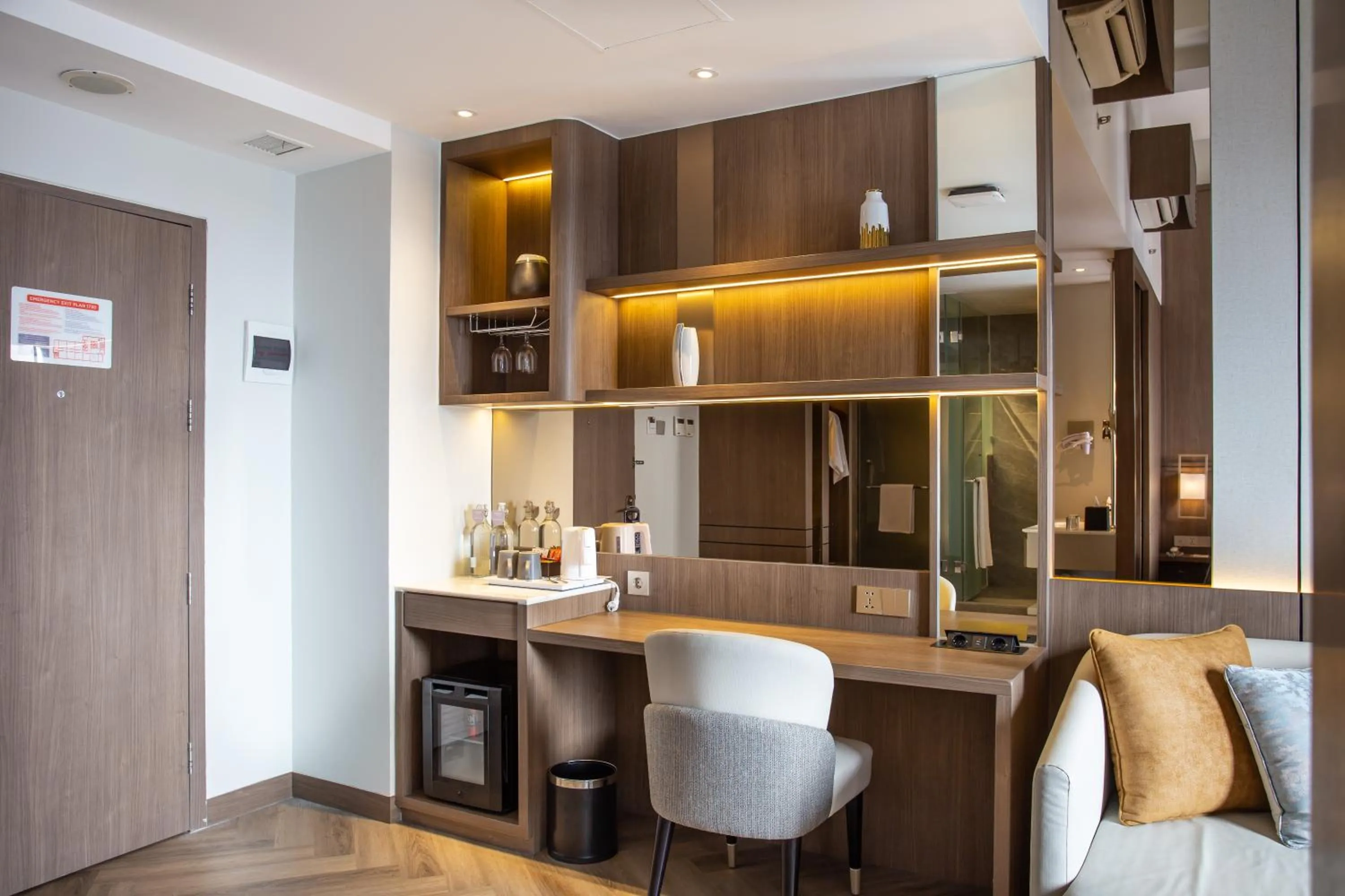 Bedroom in HARRIS Hotel & Conventions Gubeng