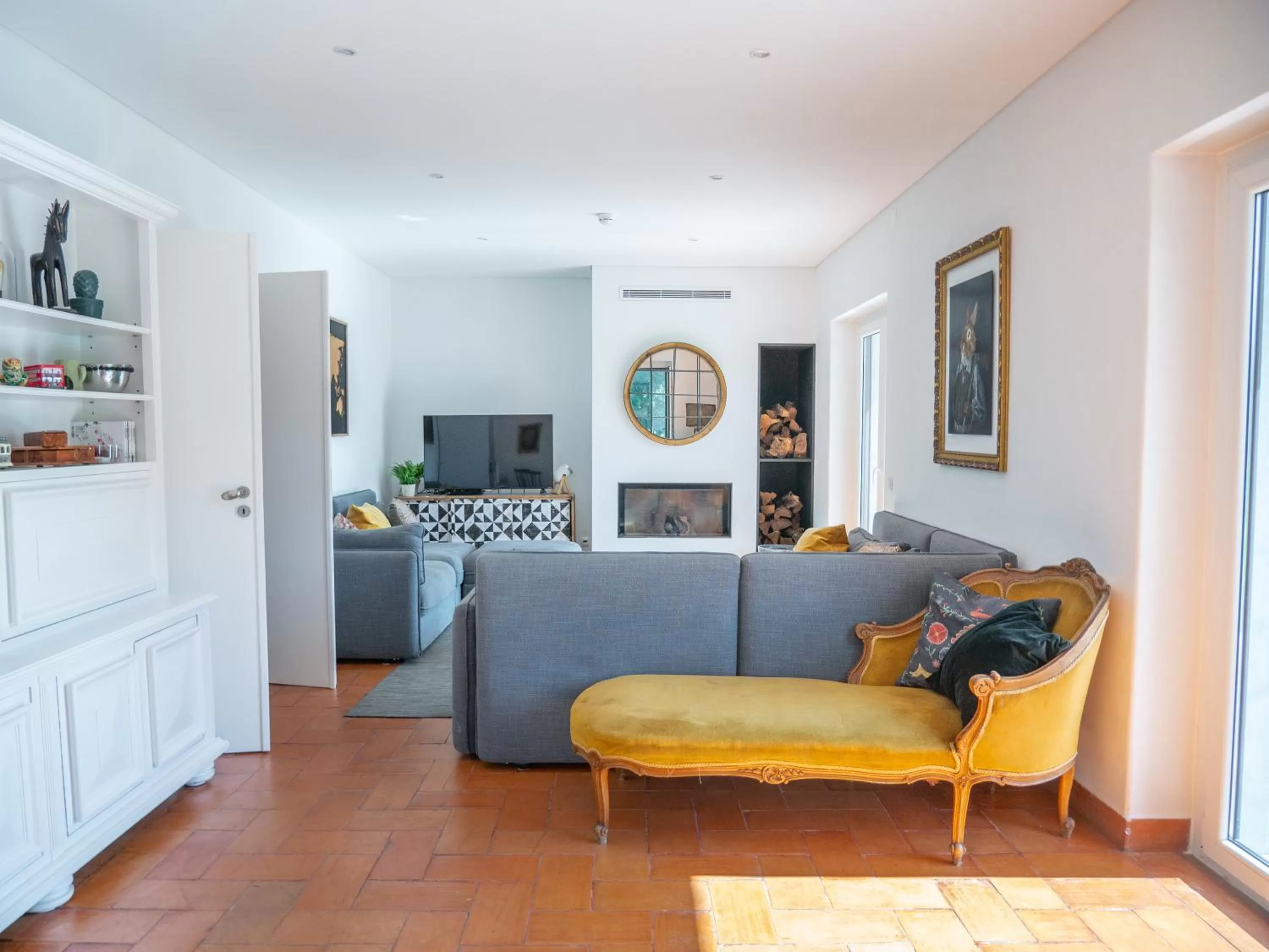 Communal lounge/ TV room in Azen Cool House