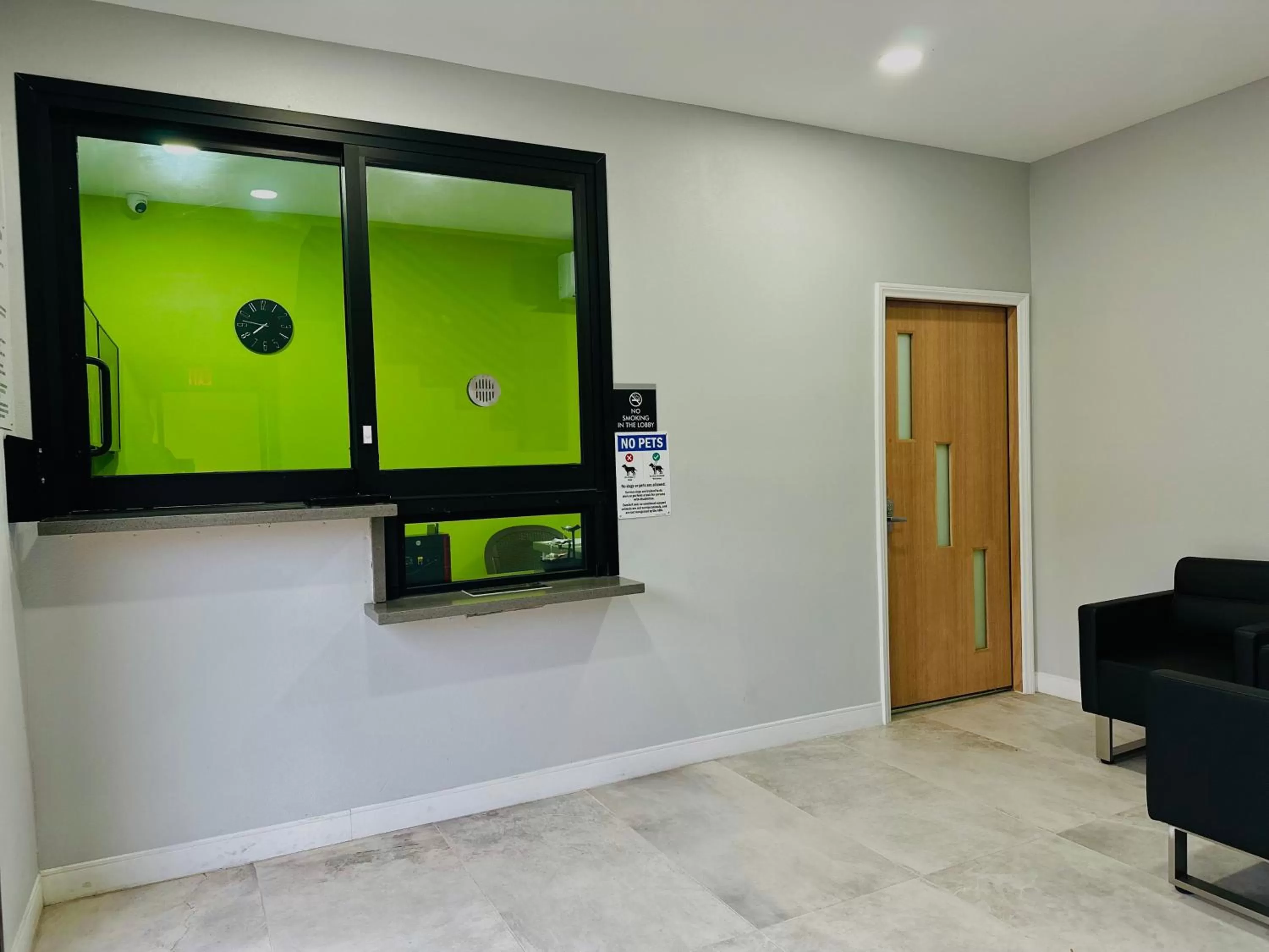 Lobby or reception in Deluxe Inn Hawthorne/ LAX