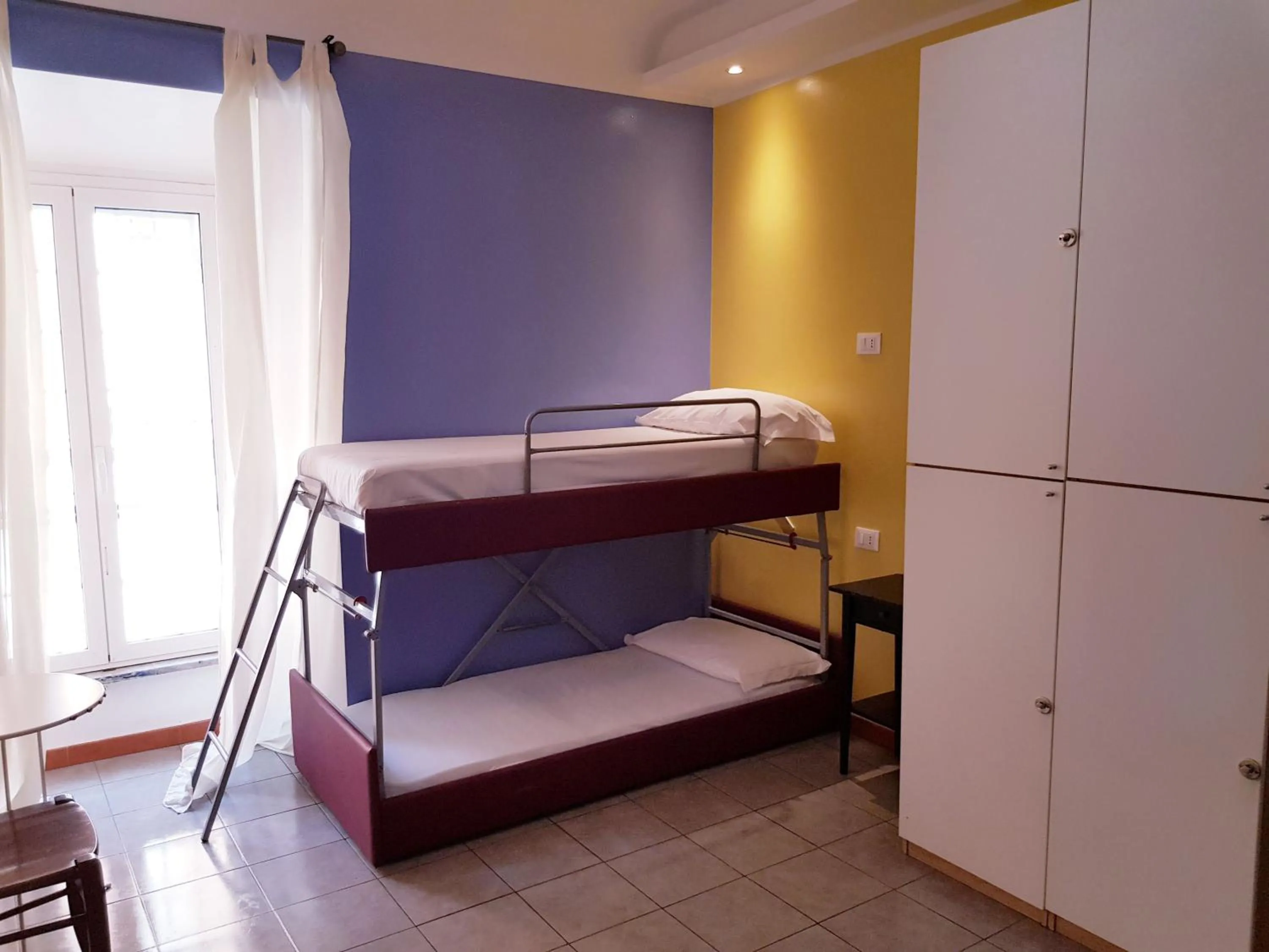 bunk bed, Bed in Legend R.G.