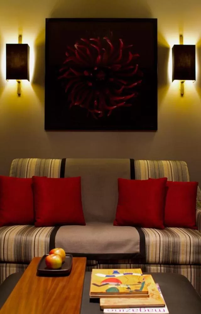 Seating area in Hotel Dighton