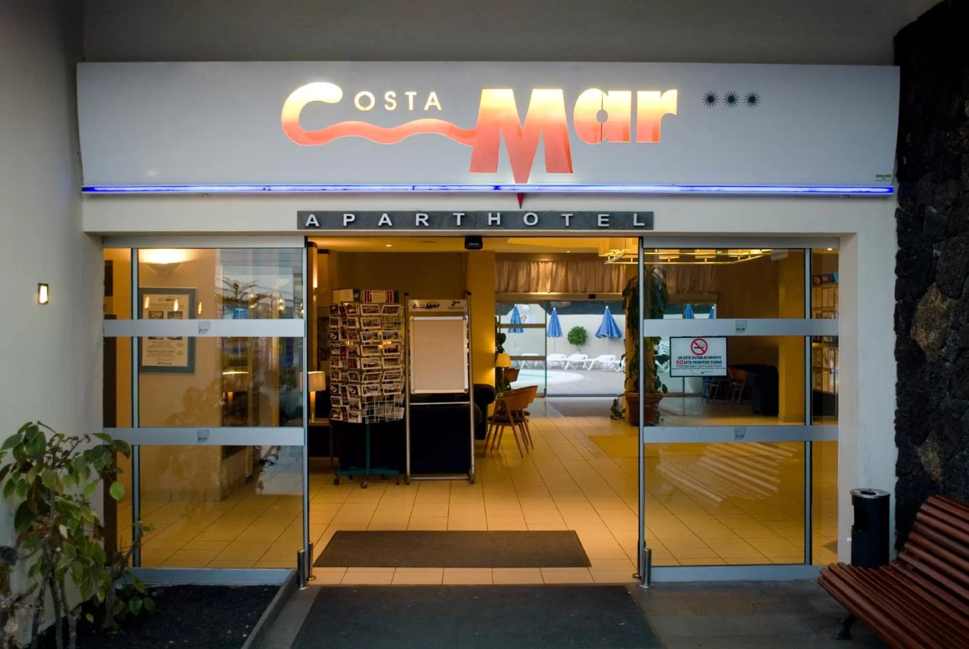 Facade/entrance in Aparthotel Costa Mar