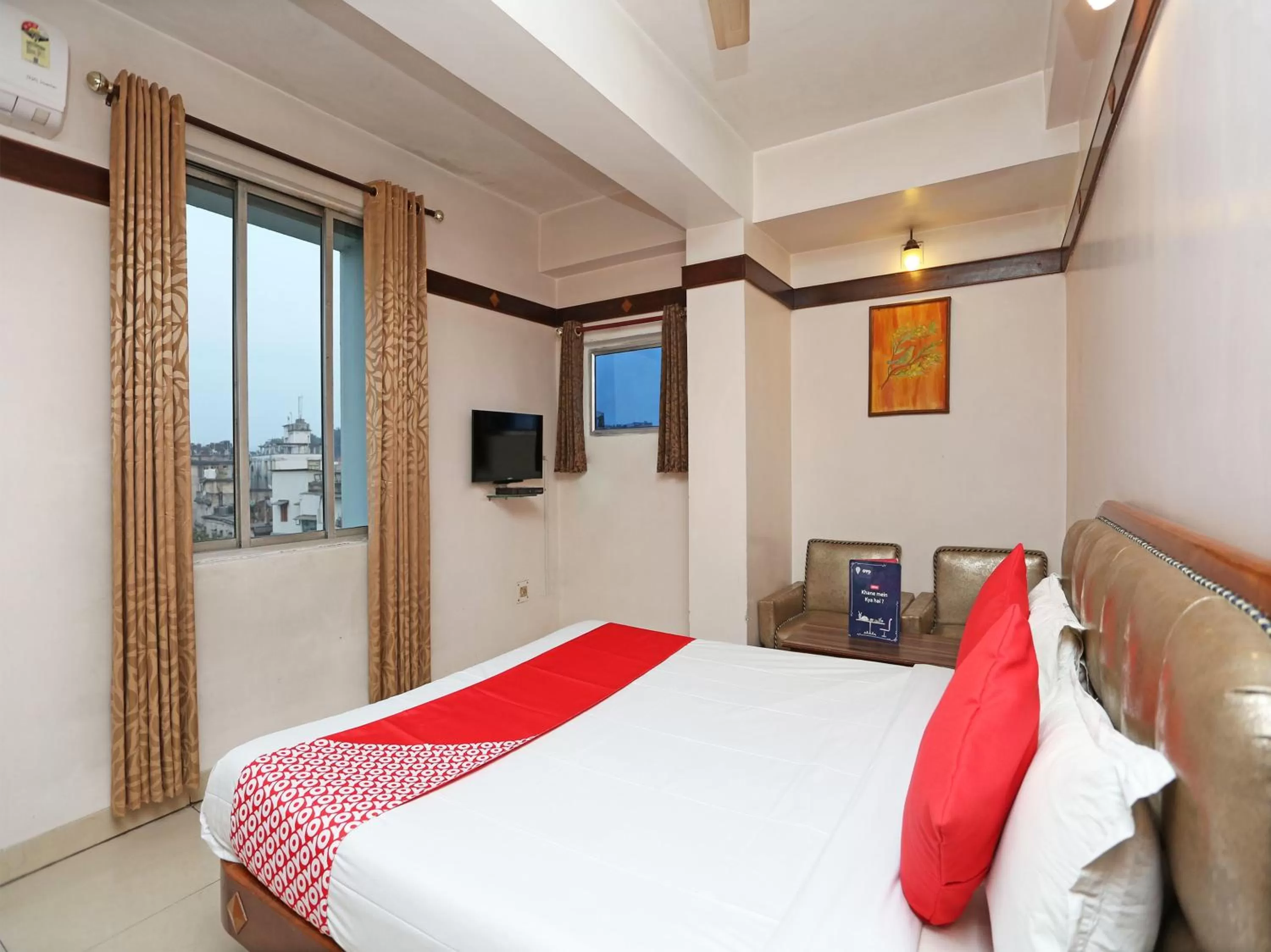 Bedroom, Bed in Hotel Amrit Regency