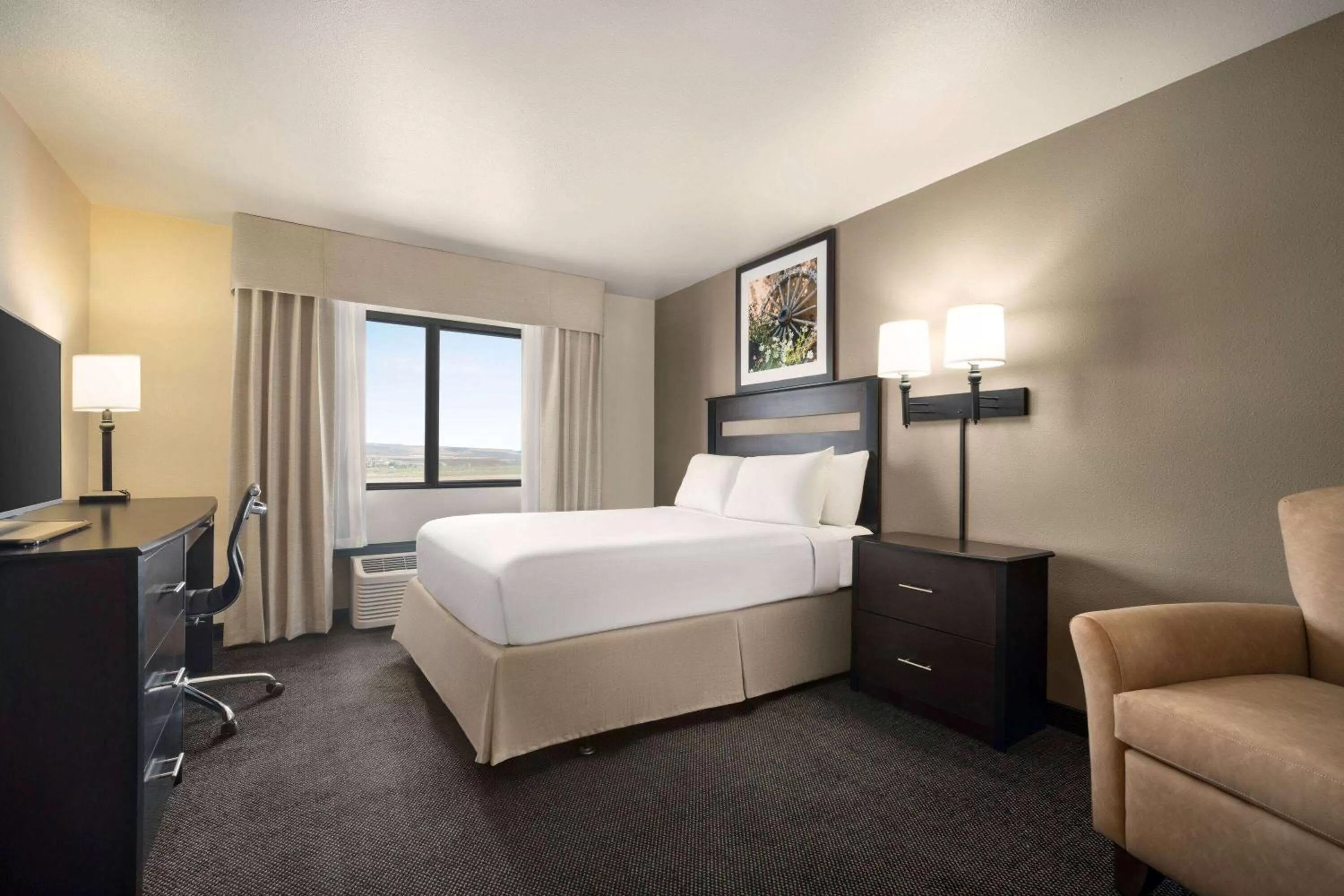 Photo of the whole room, Bed in Baymont by Wyndham Elko