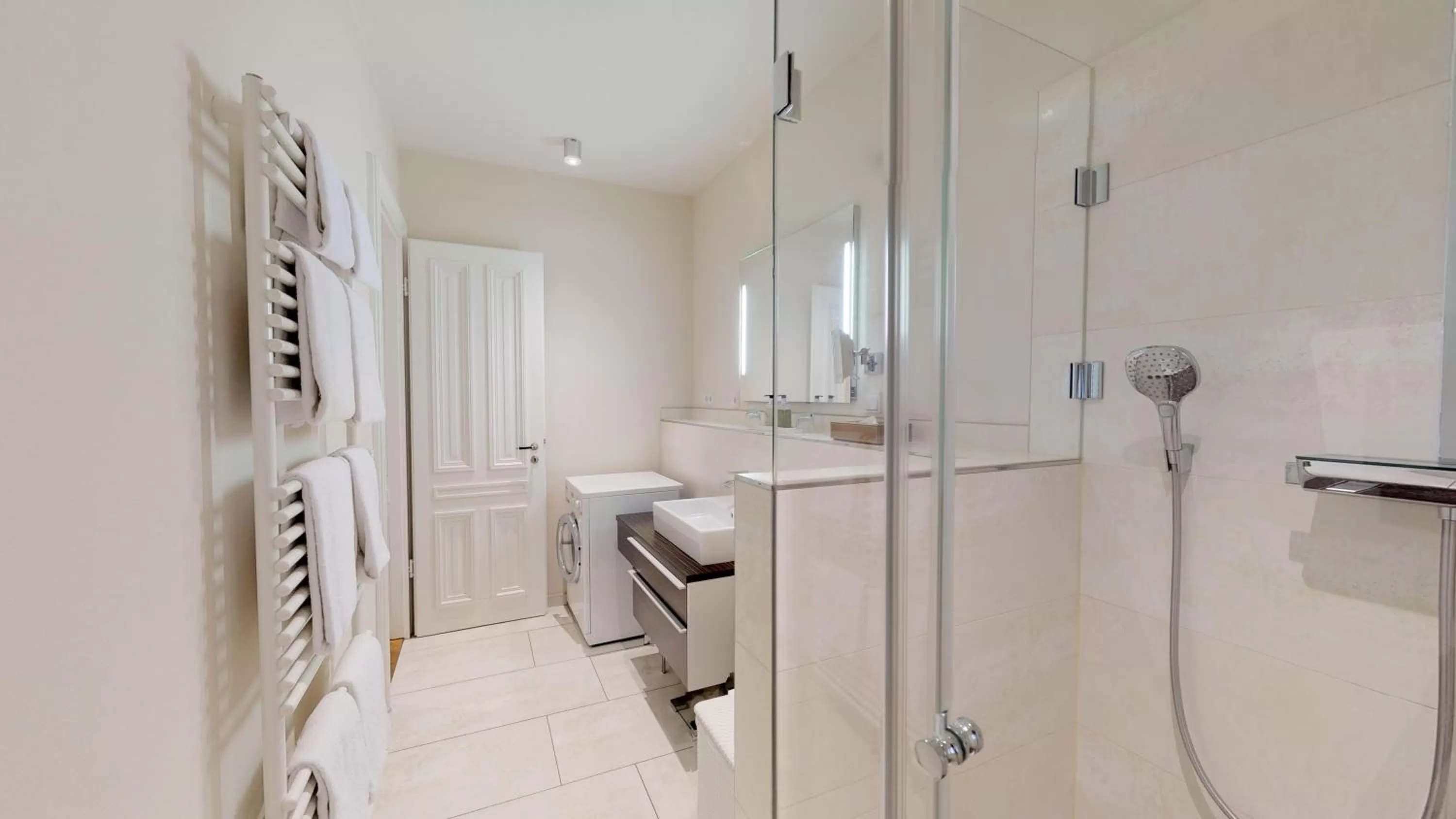 Bathroom in Hotel Oranien Wiesbaden