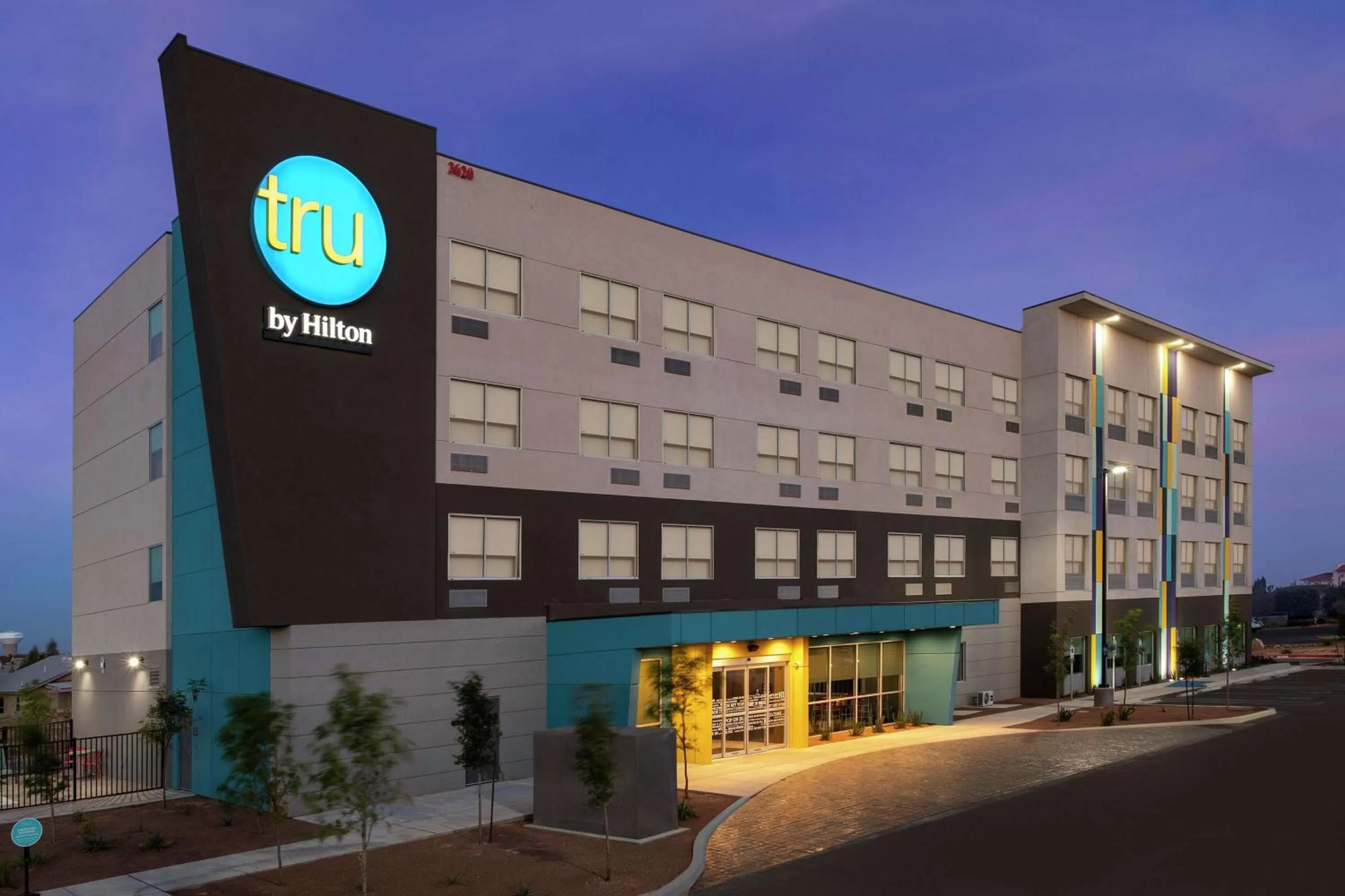 Property building in Tru By Hilton El Paso Northeast
