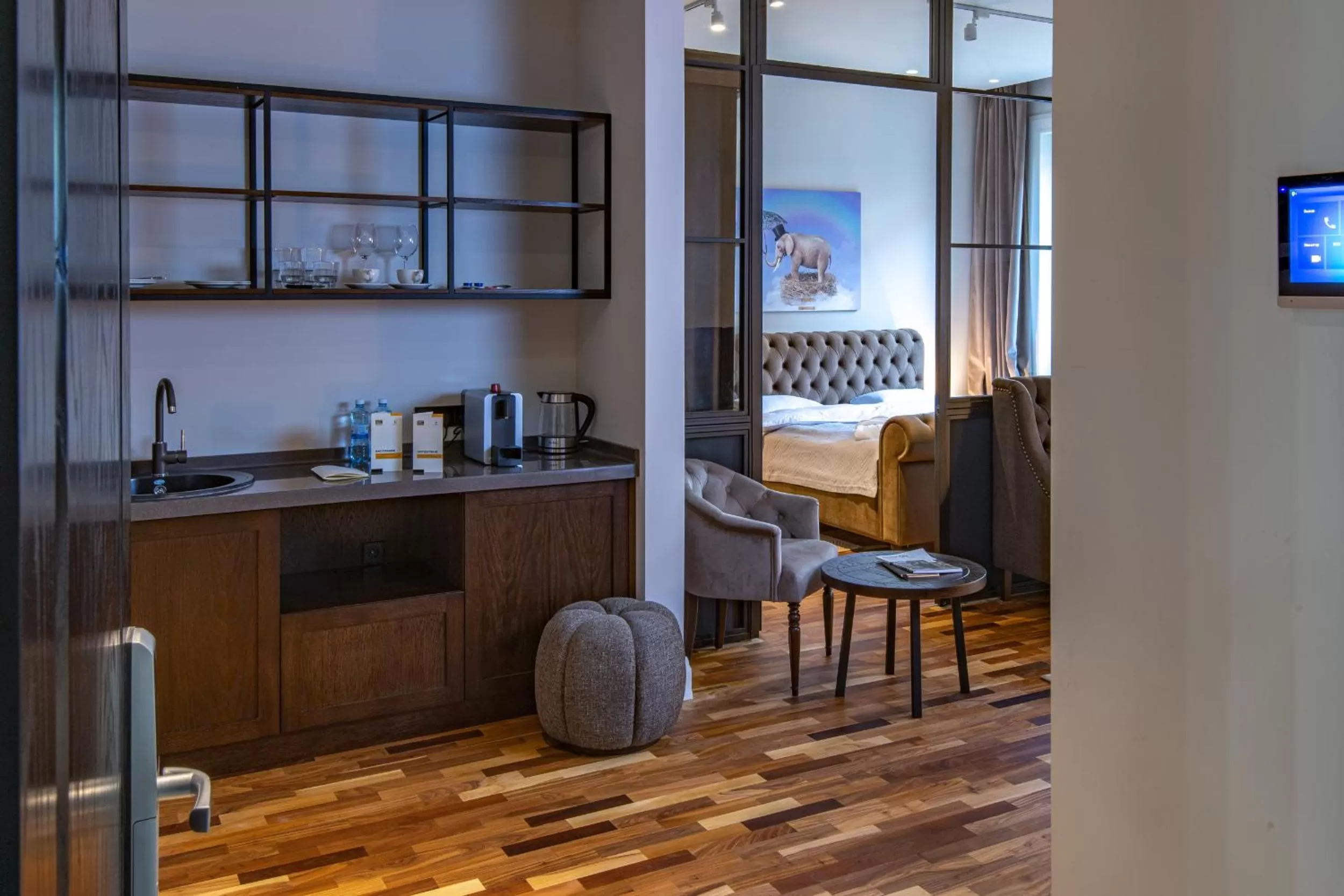 Warm House Apart Hotel