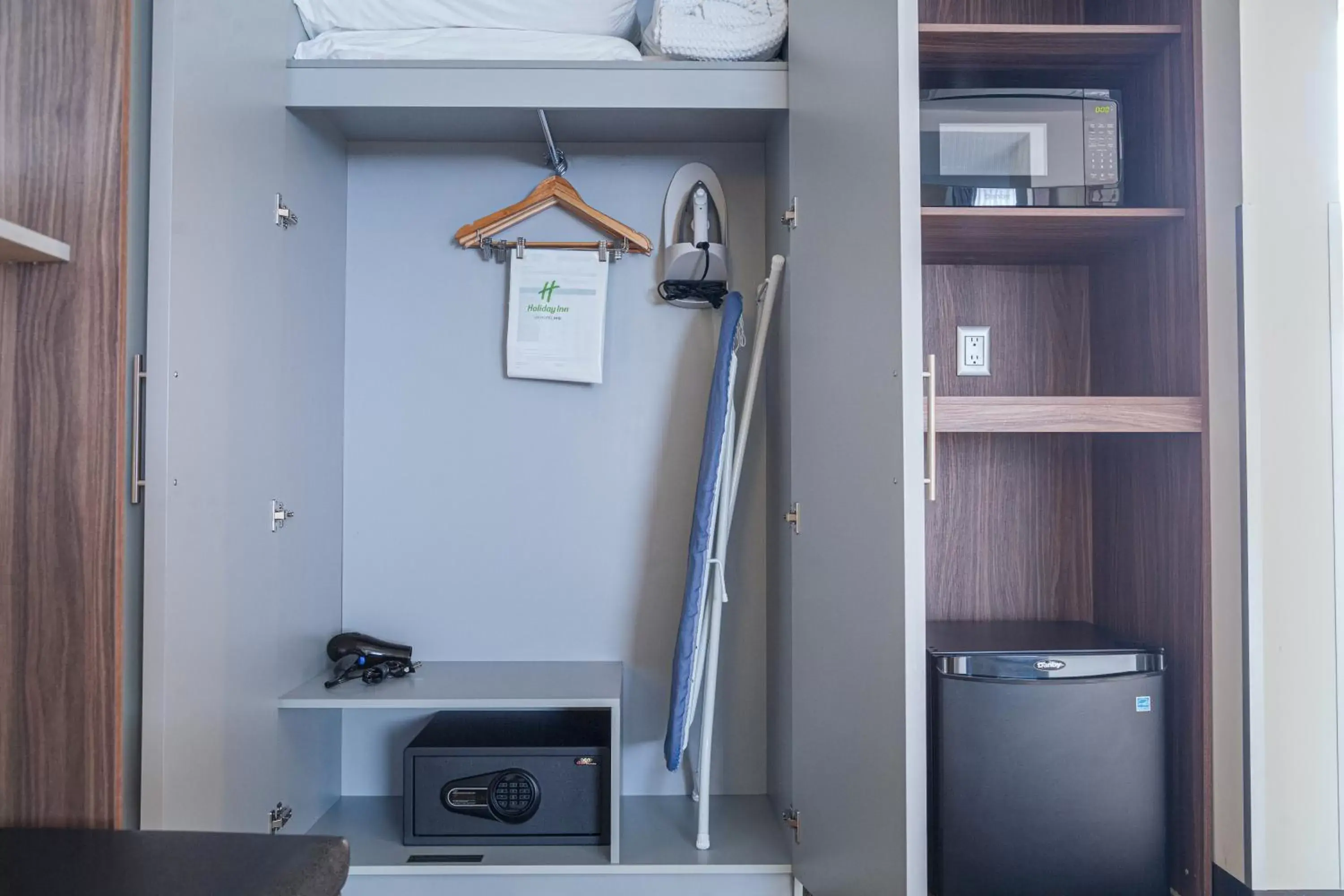 Suite with Two Beds - Non-Smoking in Holiday Inn Tlaxcala by IHG Suite with Two Beds - Non-Smoking in Holiday Inn Tlaxcala by IHG