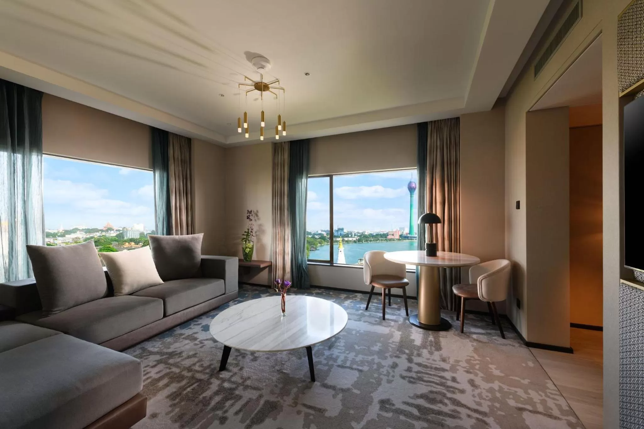 Living room in Hilton Colombo Hotel