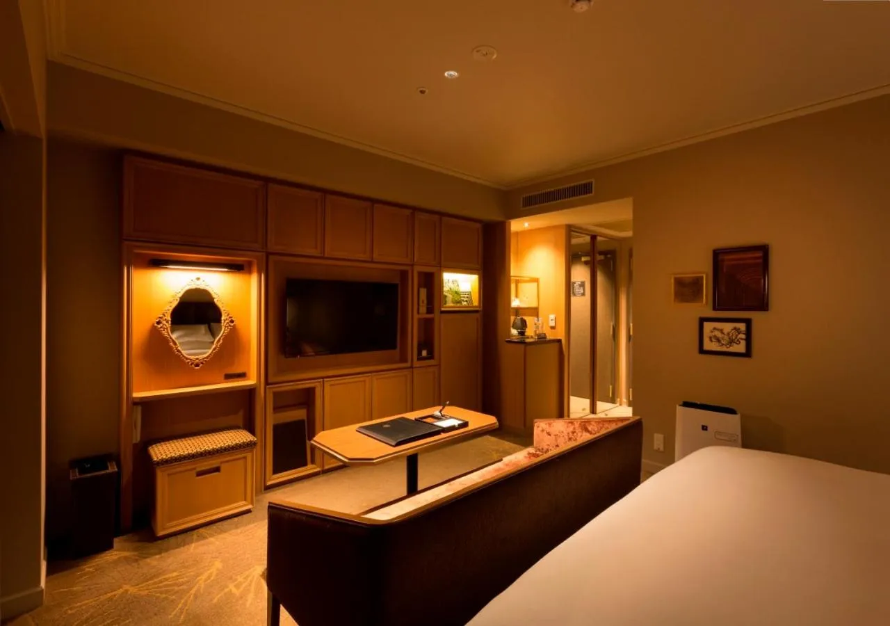 TV and multimedia, Bed in Royal Park Hotel Takamatsu