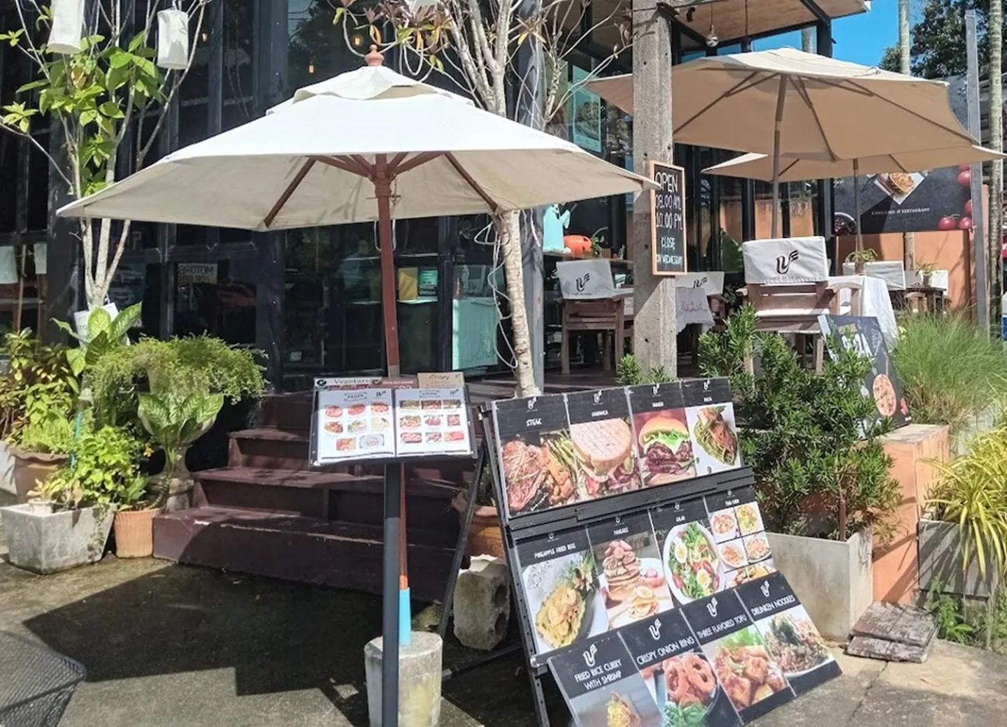 Restaurant/places to eat in Phuket Siam Villas - SHA PLUS