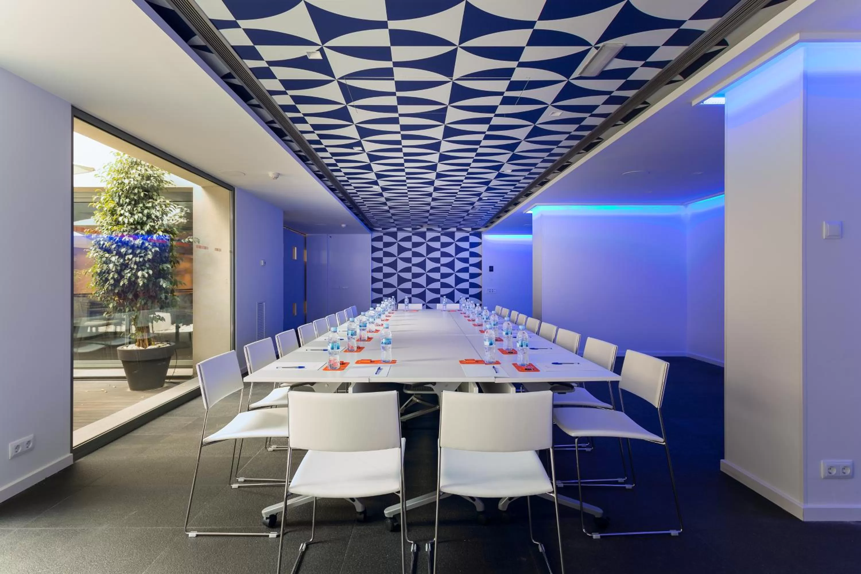 Business facilities in Room Mate Carla, Barcelona