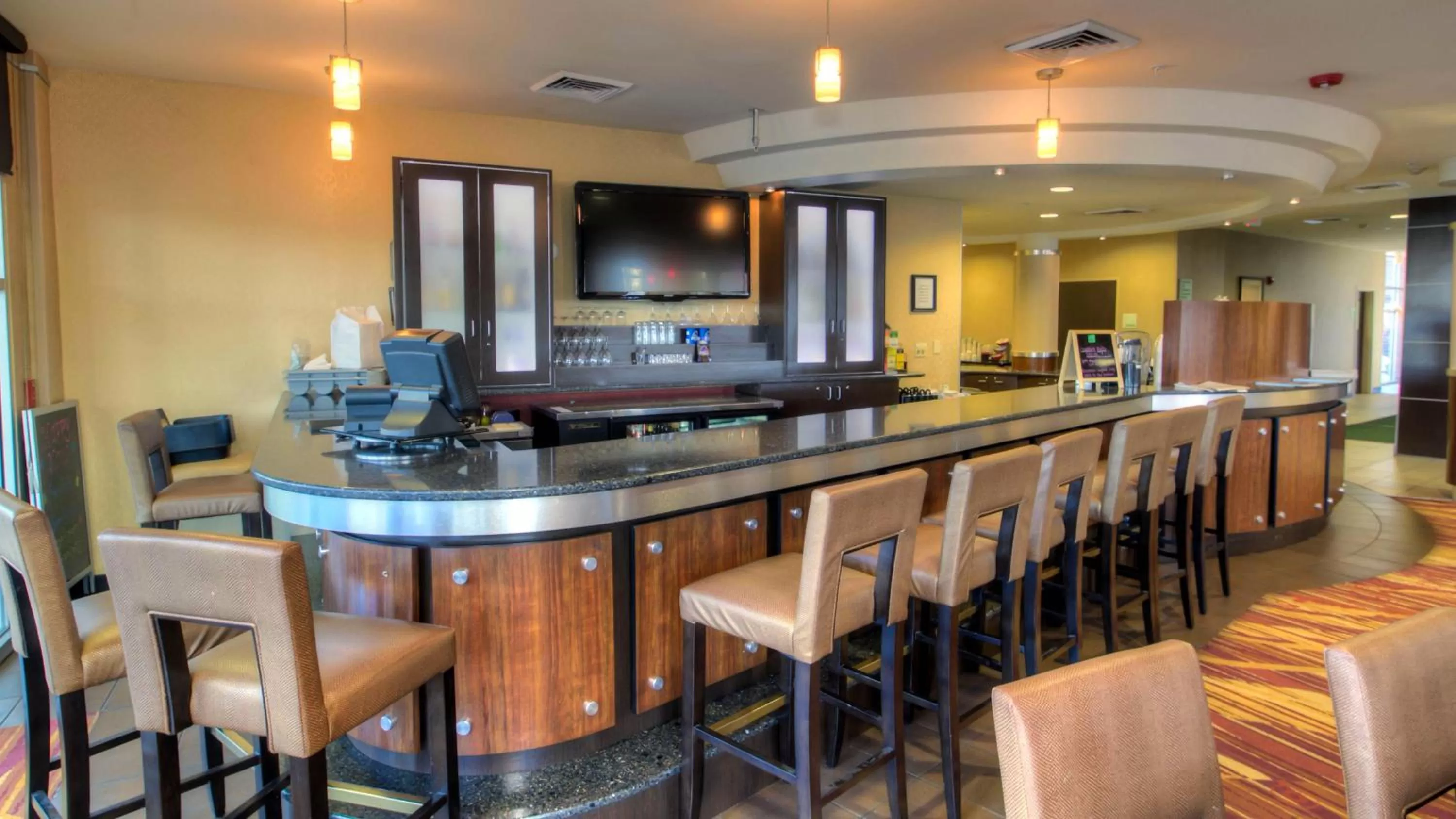 Lounge or bar in Holiday Inn Boise Airport by IHG