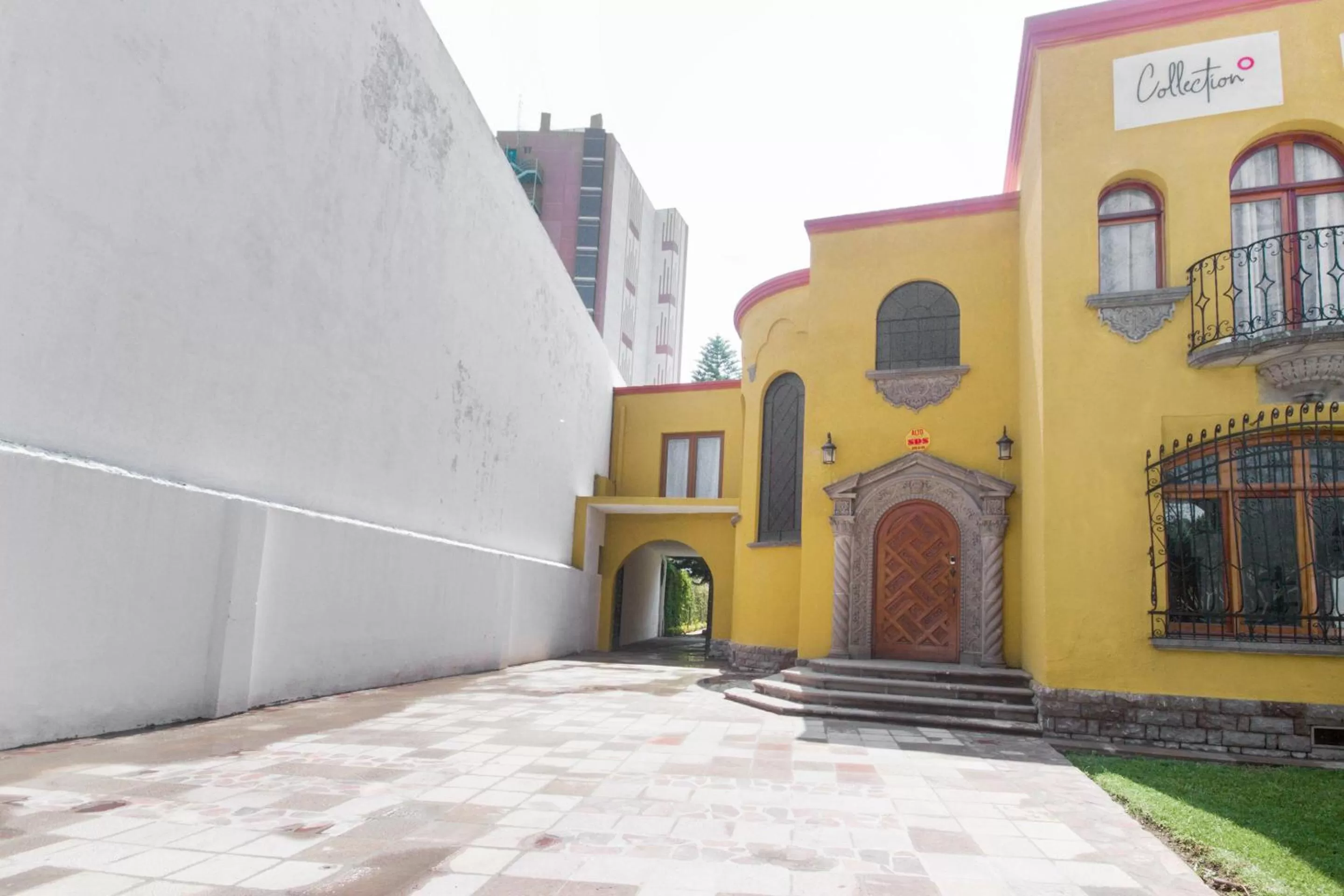 Facade/entrance in Azabu Hotel Collection