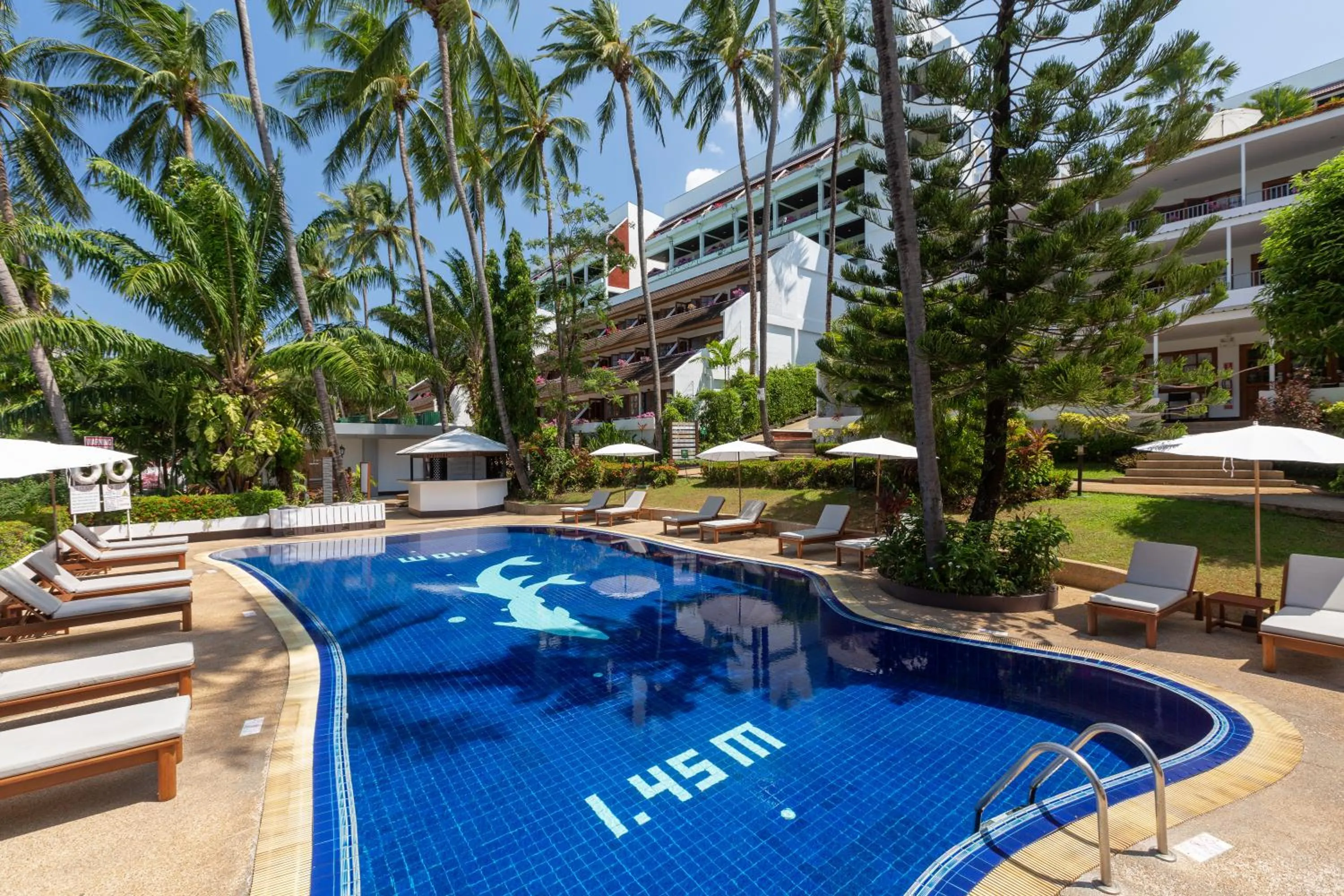 Swimming pool in Best Western Phuket Ocean Resort