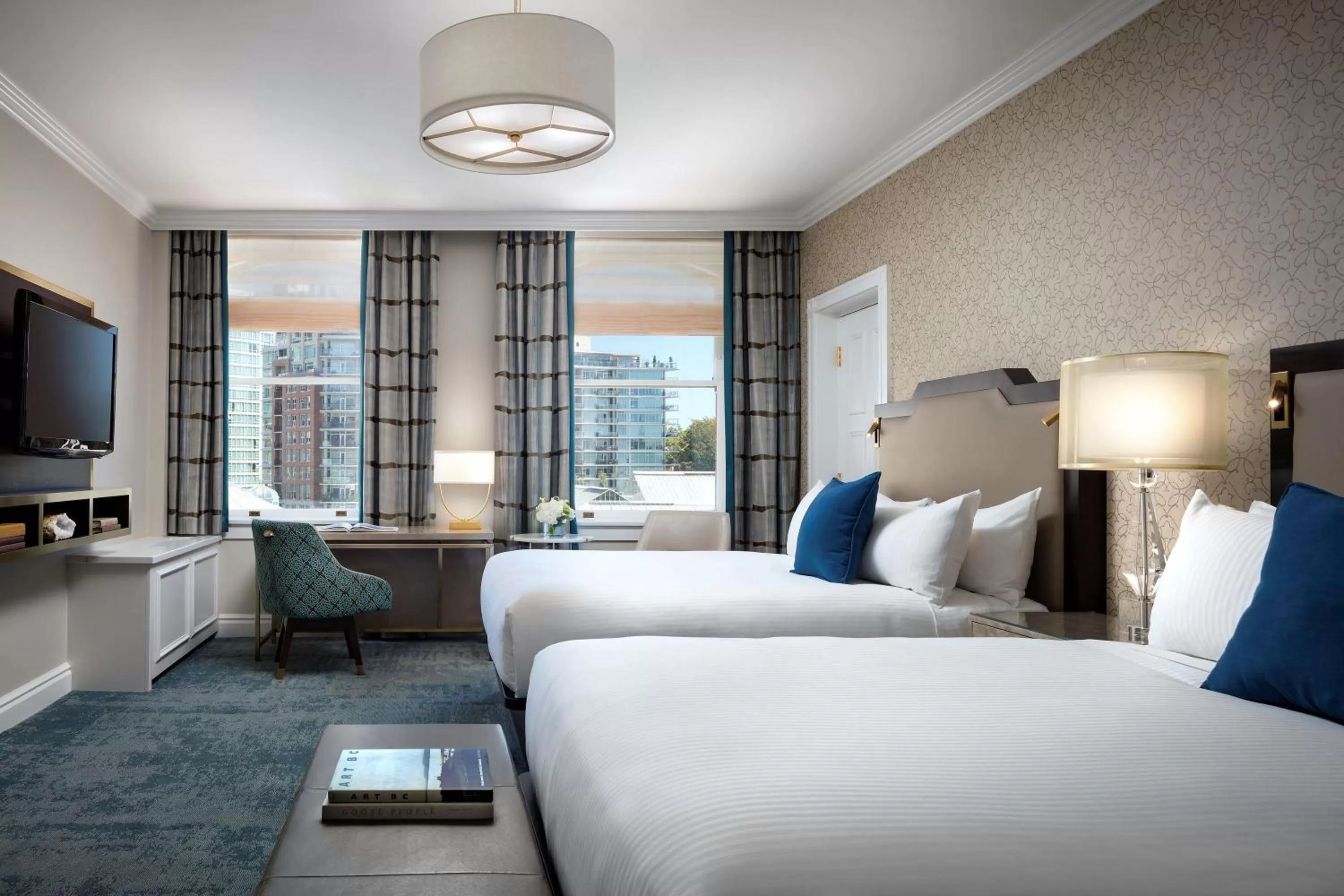 Photo of the whole room, Bed in Fairmont Empress Hotel