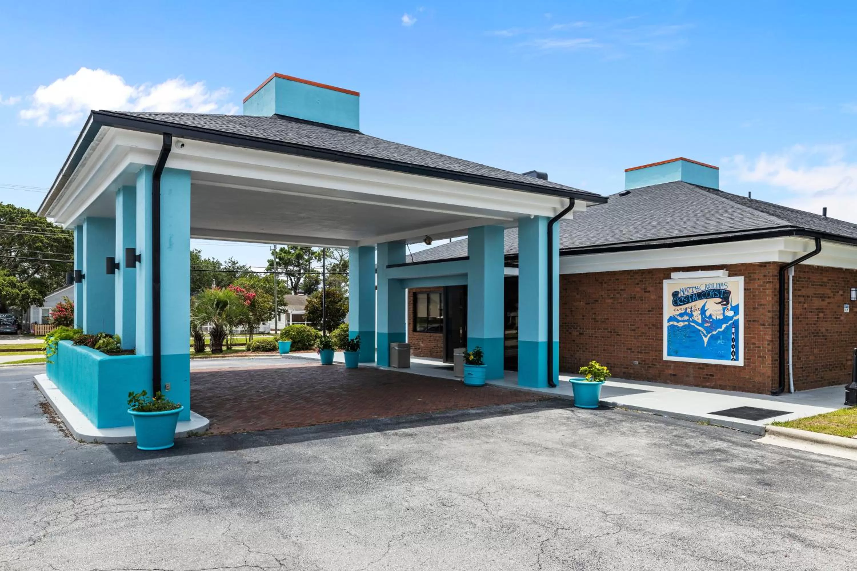 Property building in Garnet Inn & Suites, Morehead City near Atlantic Beach