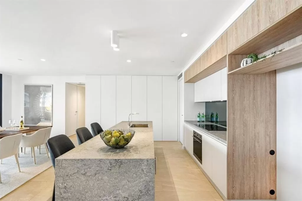 Kitchen or kitchenette in Vue Broadbeach - Official