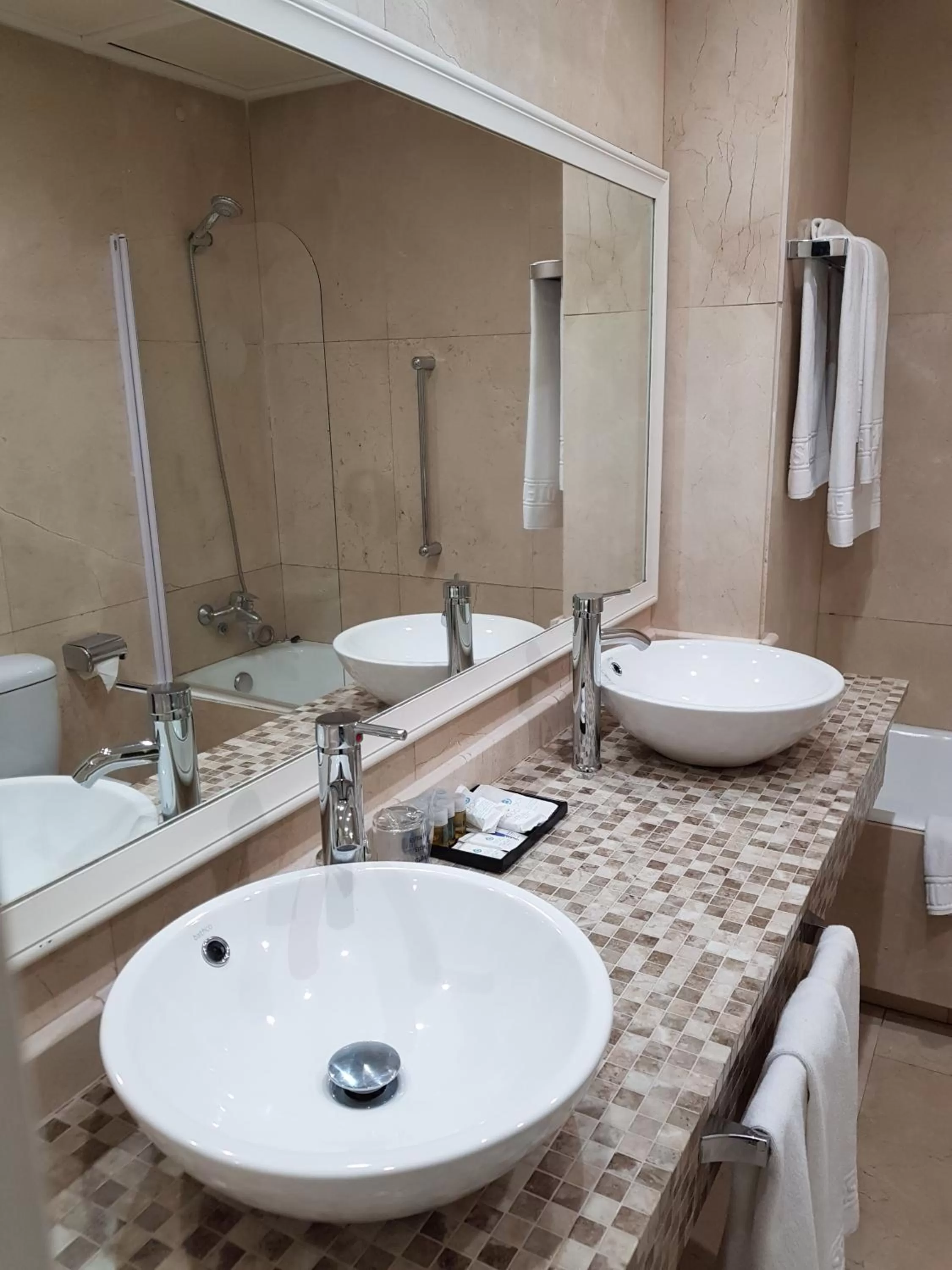 Bathroom in Hotel Pasarela
