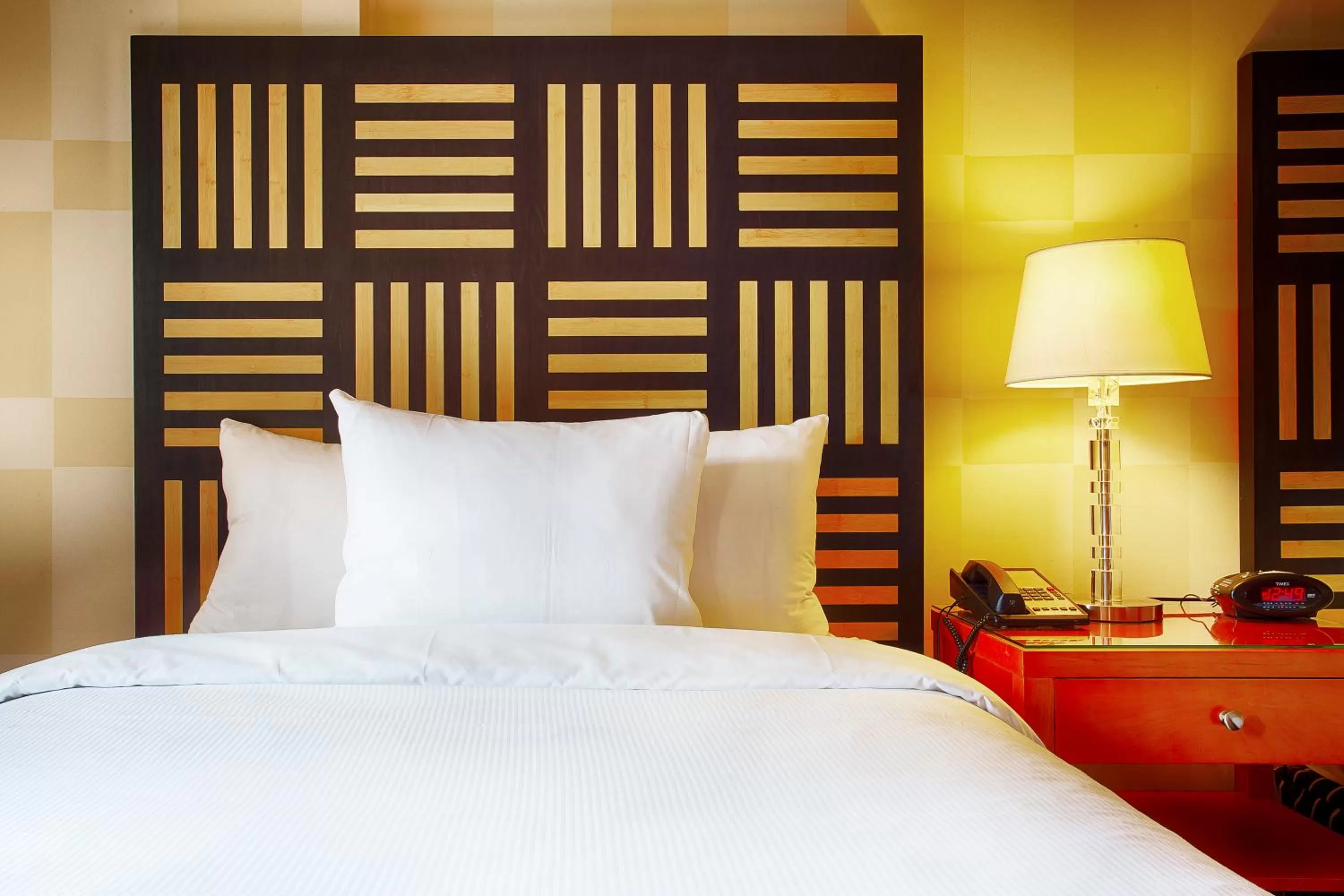 Bed in Pinnacle Hotel Harbourfront